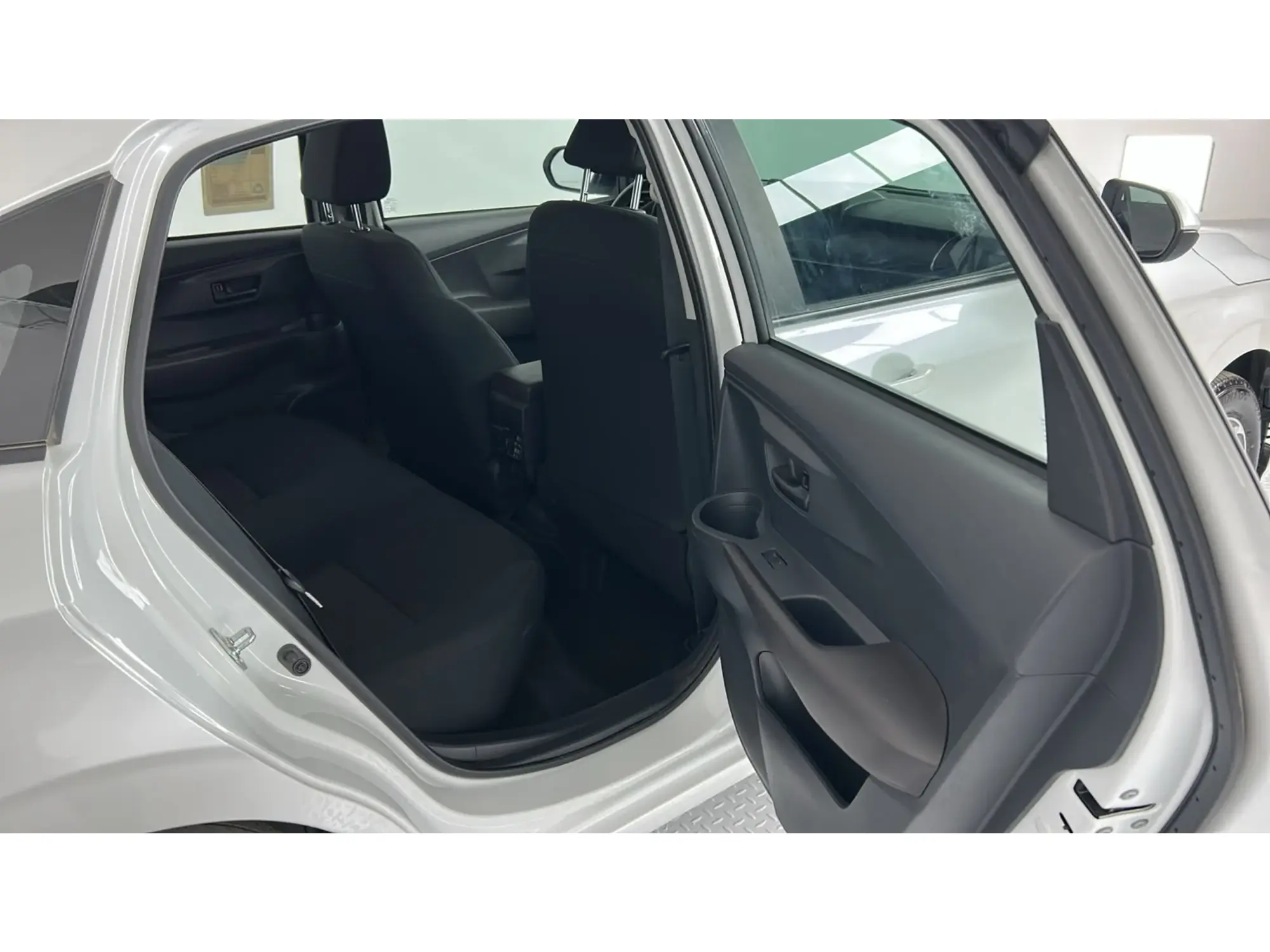 Toyota Yaris Y 2024