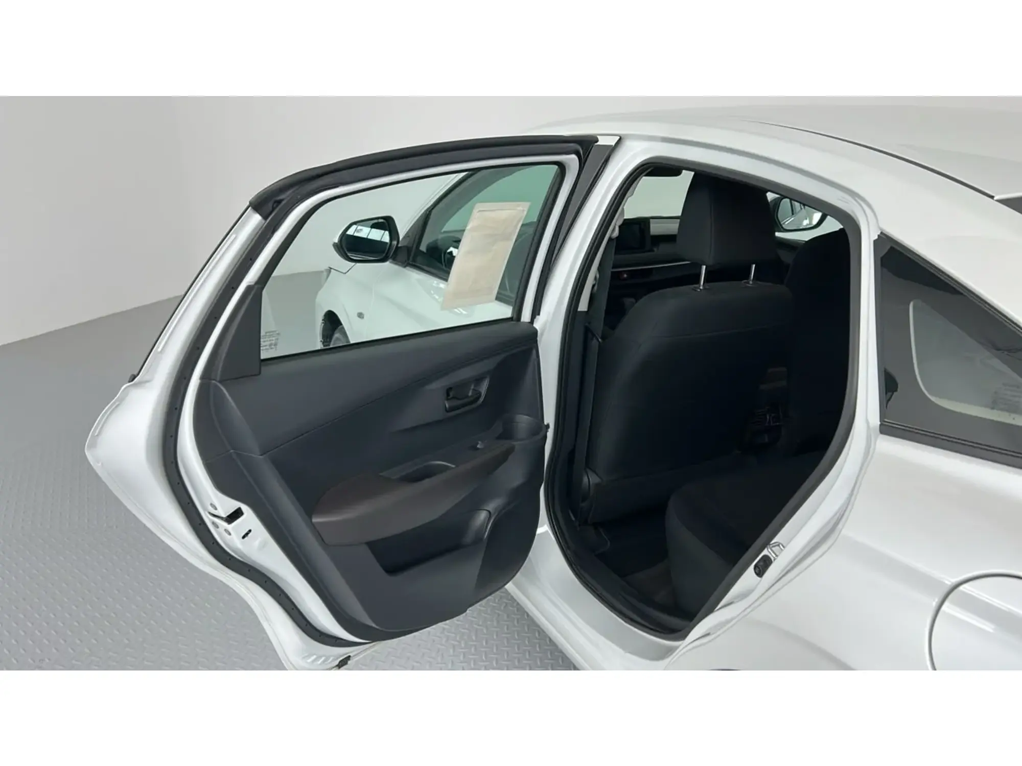 Toyota Yaris Y 2024
