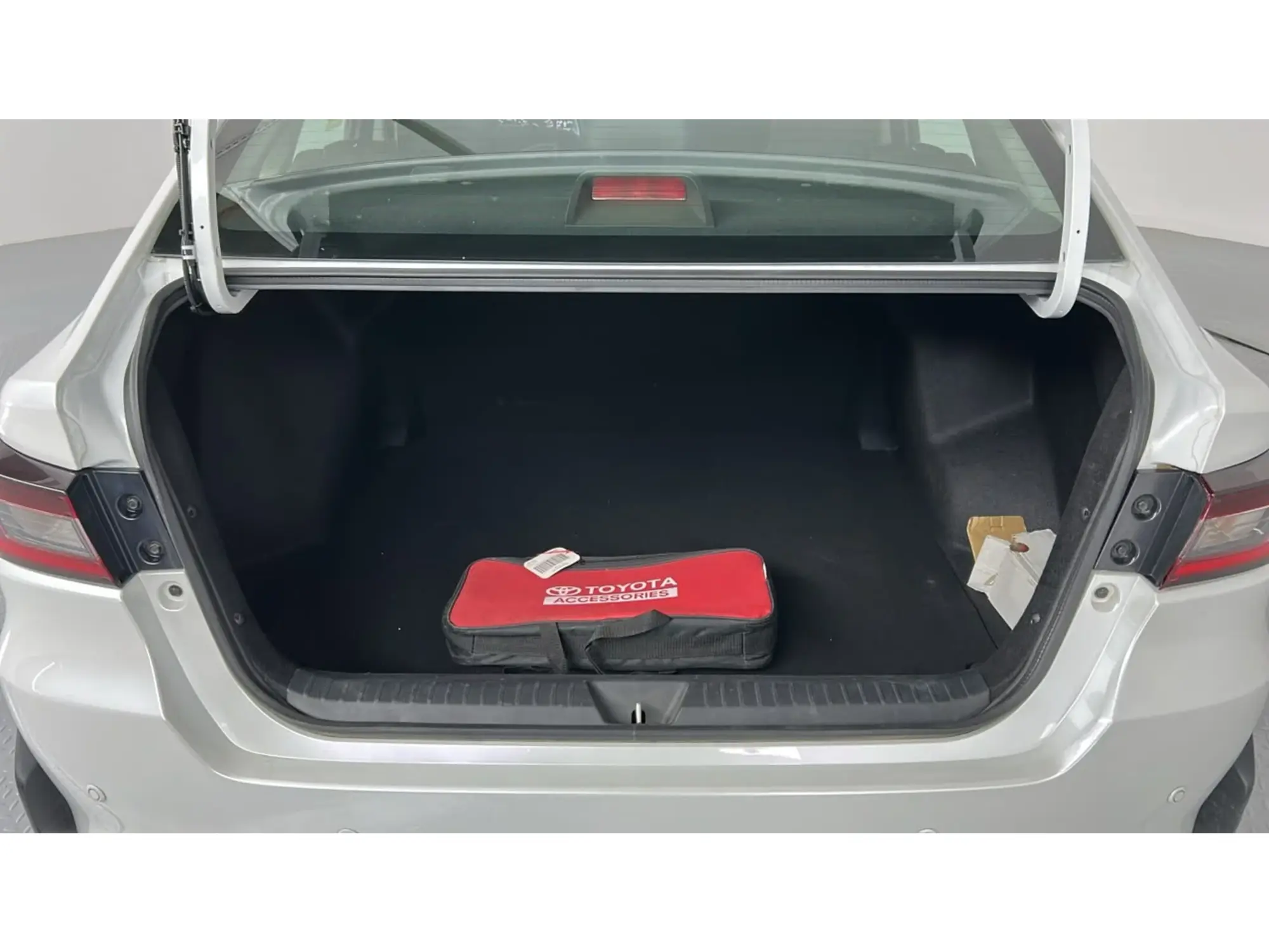 Toyota Yaris Y 2024