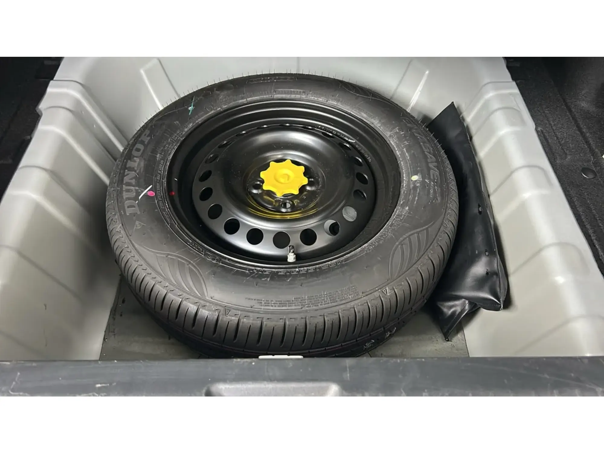 Toyota Yaris Y 2024