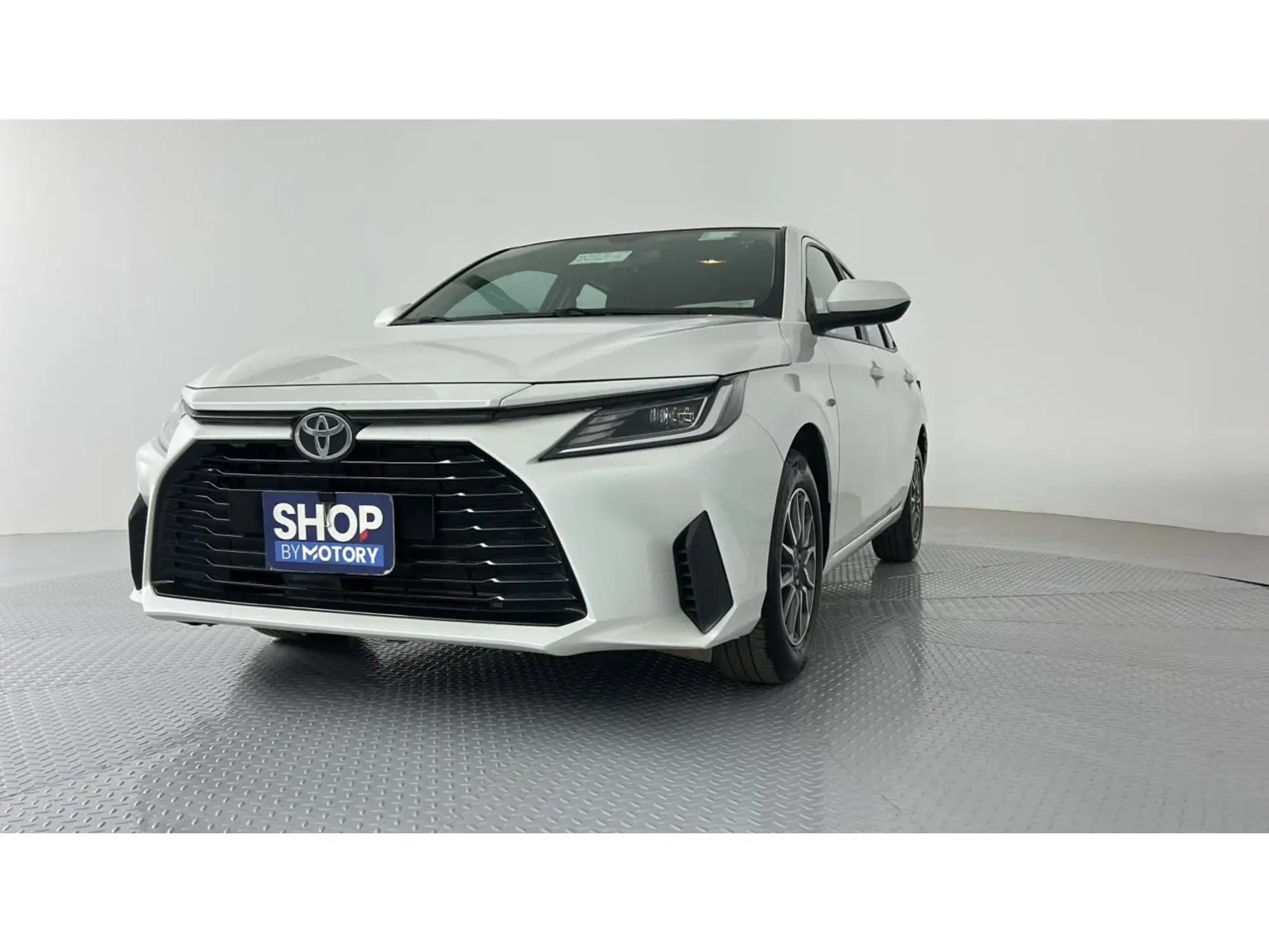 Toyota Yaris Y 2024