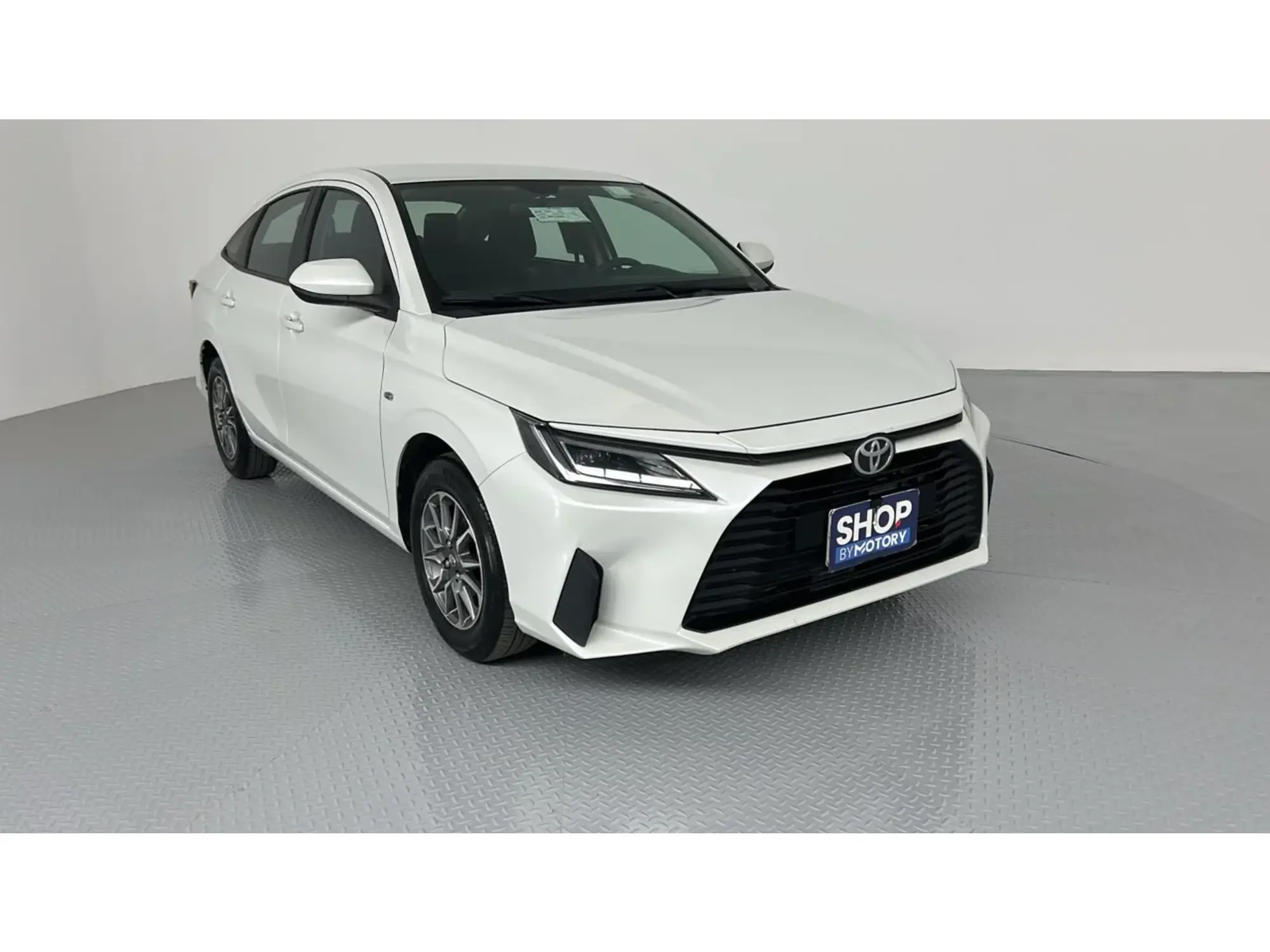 Toyota Yaris Y 2024