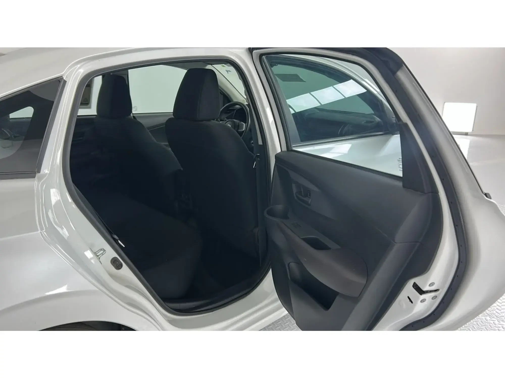 Toyota Yaris Y 2024