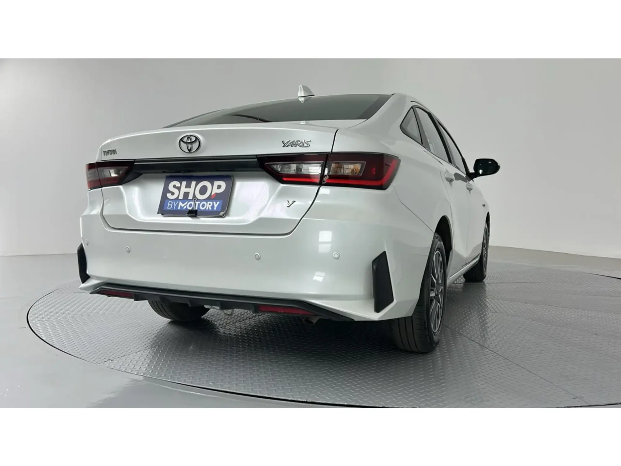 Toyota Yaris Y 2024