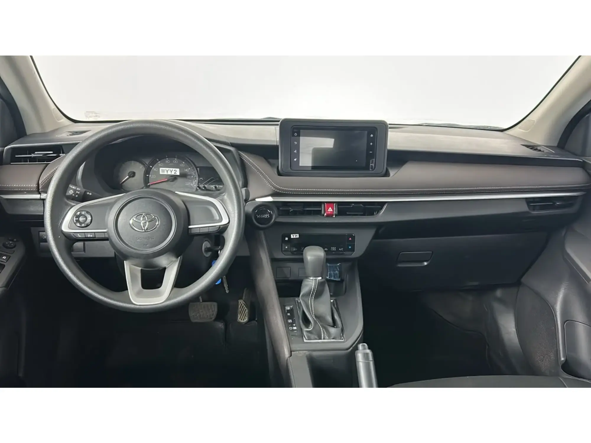 Toyota Yaris Y 2024