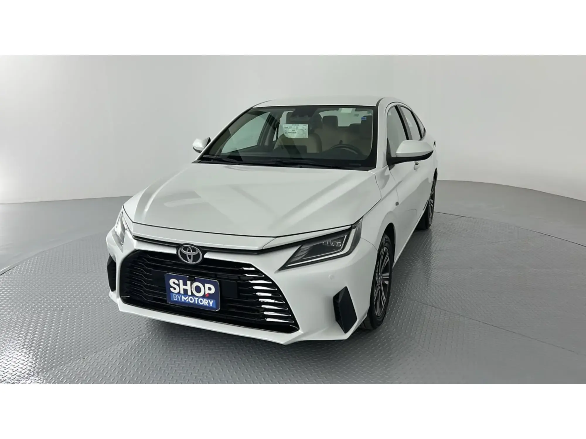 Toyota Yaris Y PLUS 2024