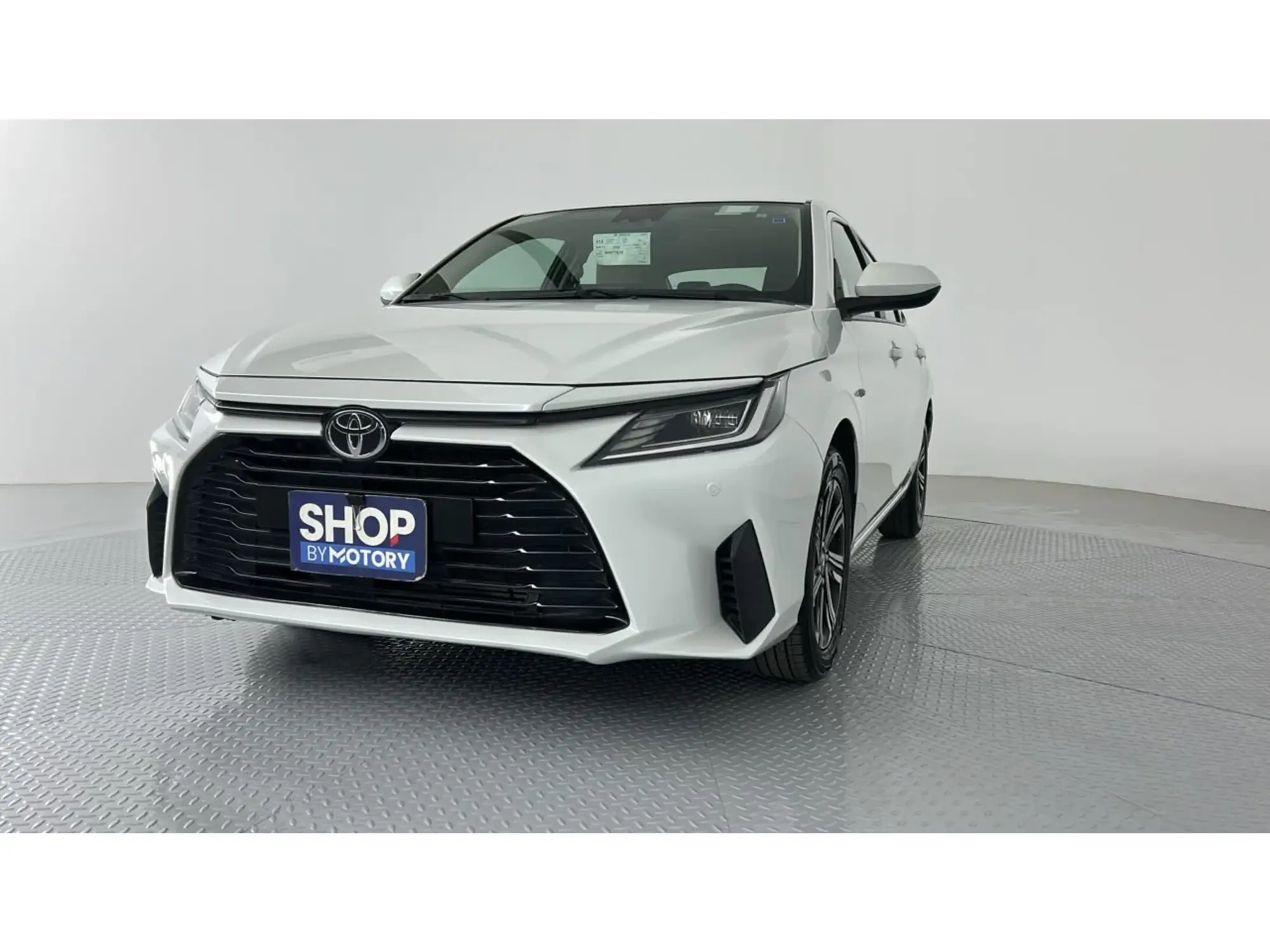 Toyota Yaris Y PLUS 2024