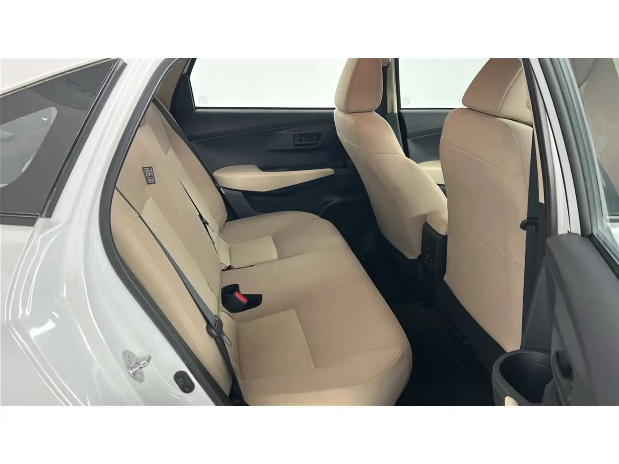 Toyota Yaris Y PLUS 2024