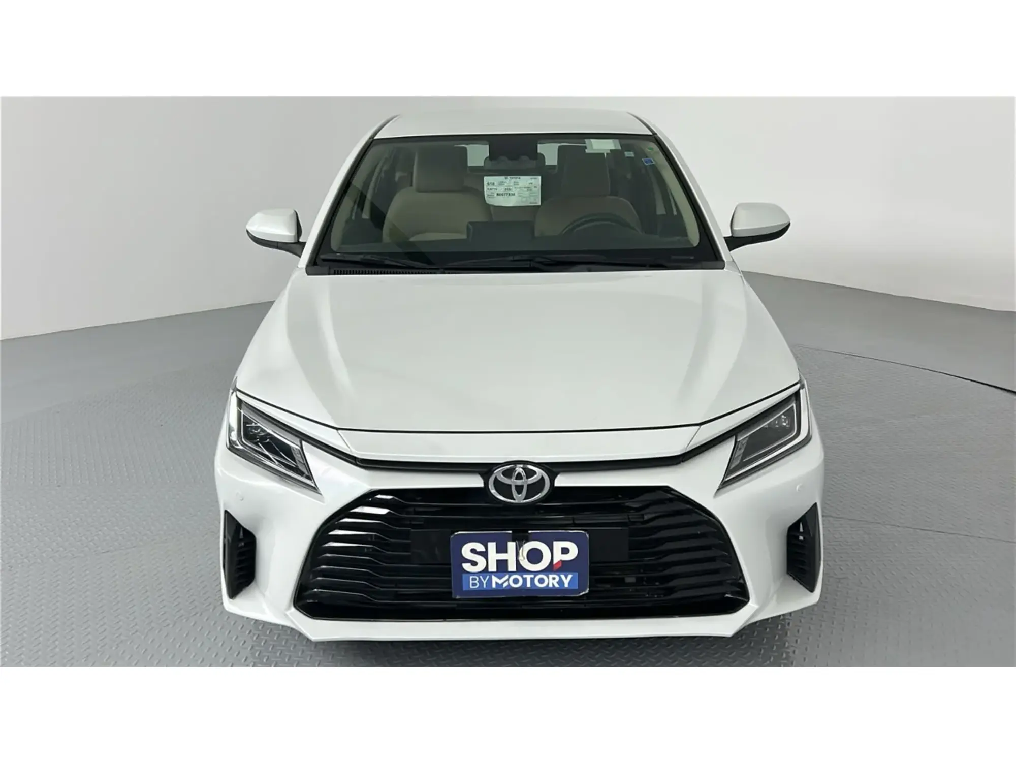 Toyota Yaris Y PLUS 2024