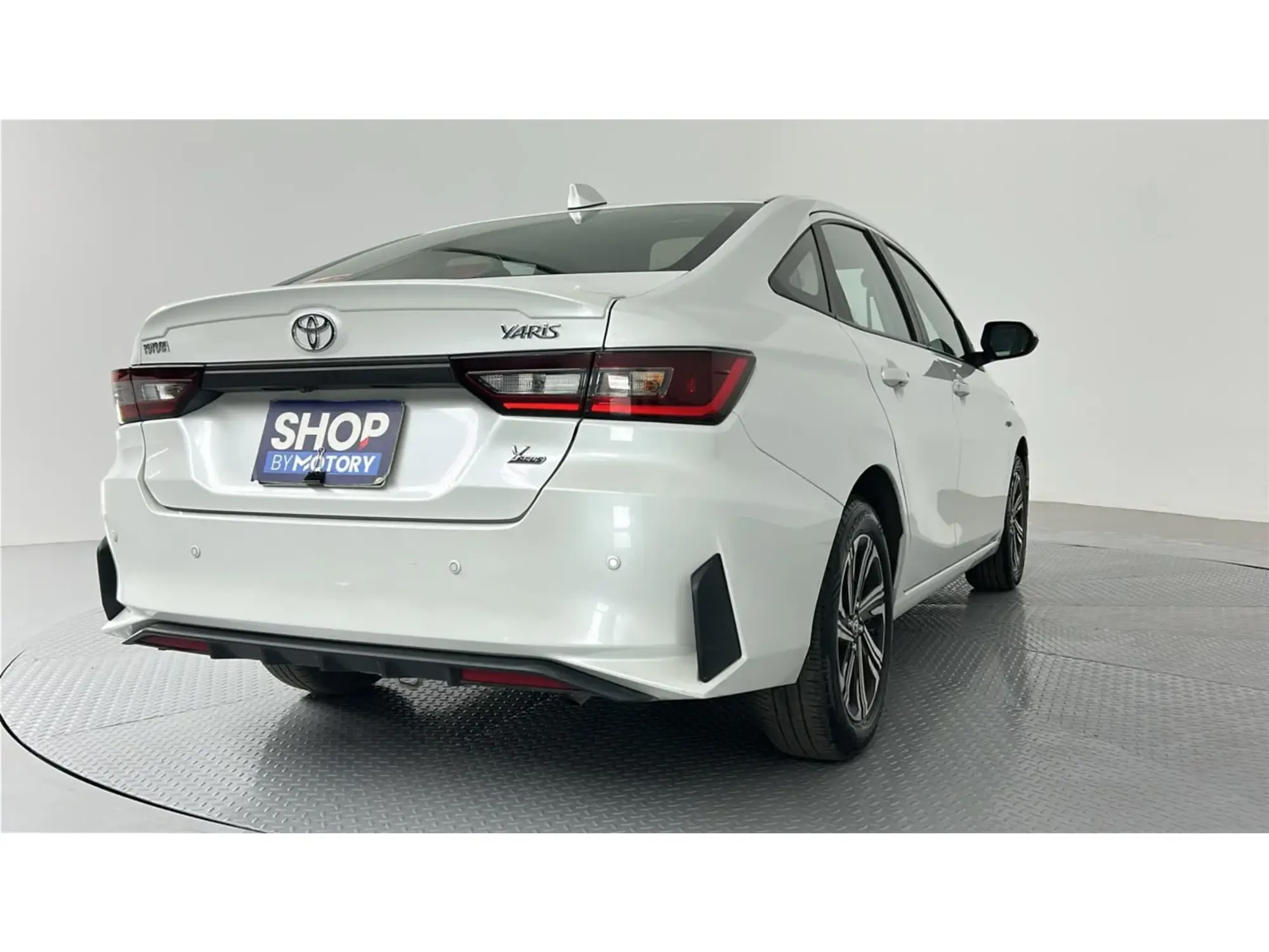 Toyota Yaris Y PLUS 2024