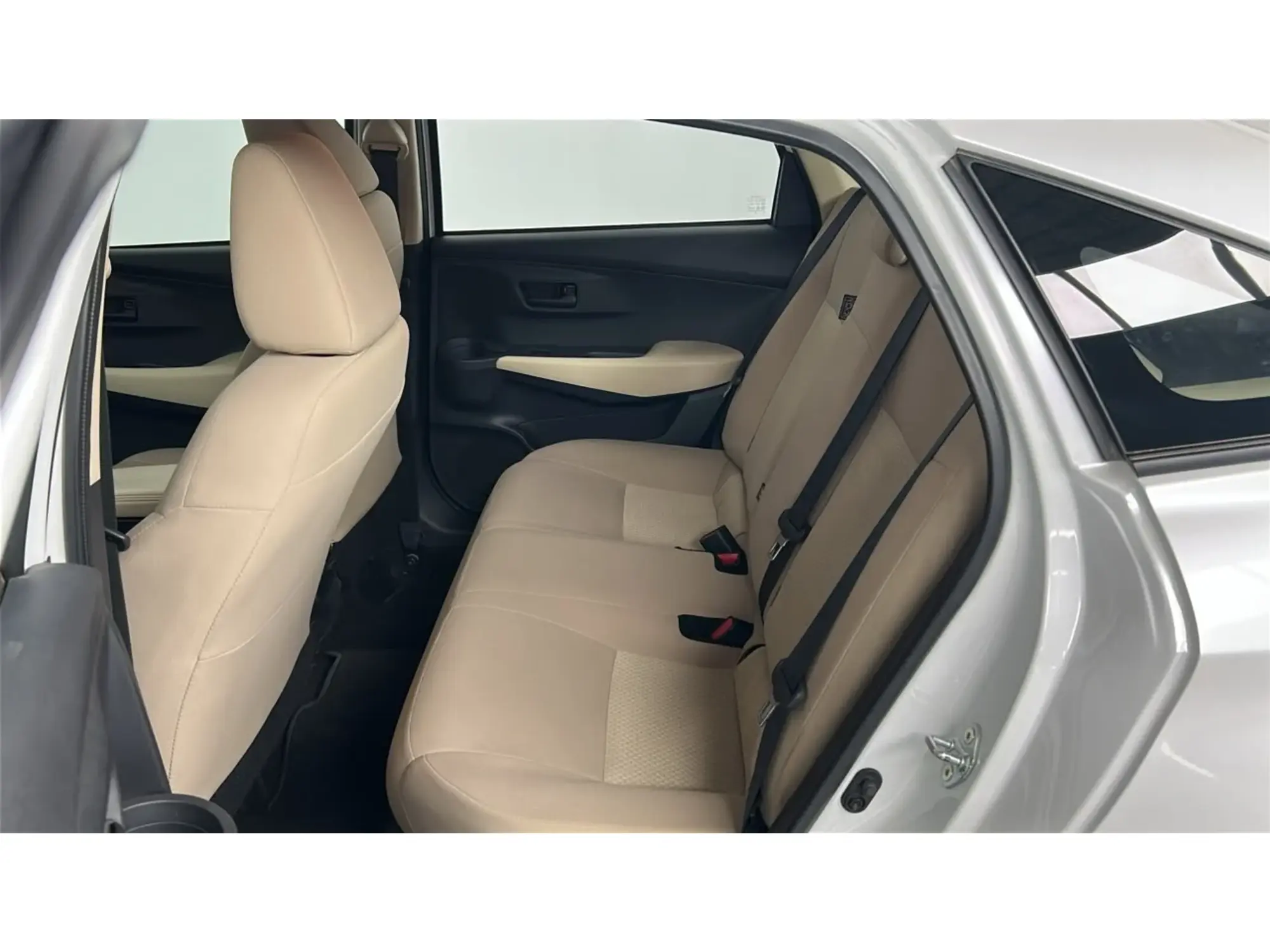 Toyota Yaris Y PLUS 2024