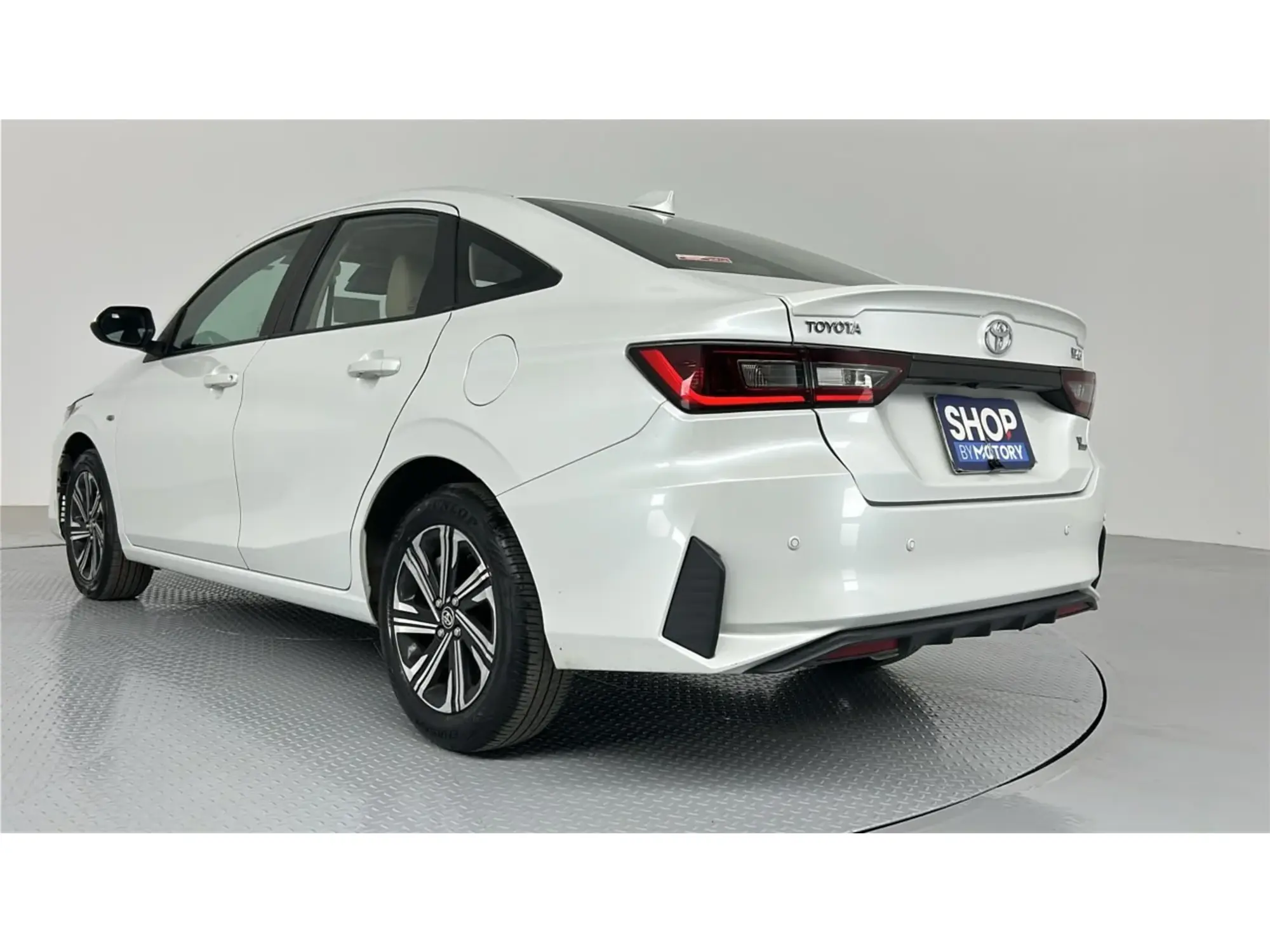 Toyota Yaris Y PLUS 2024