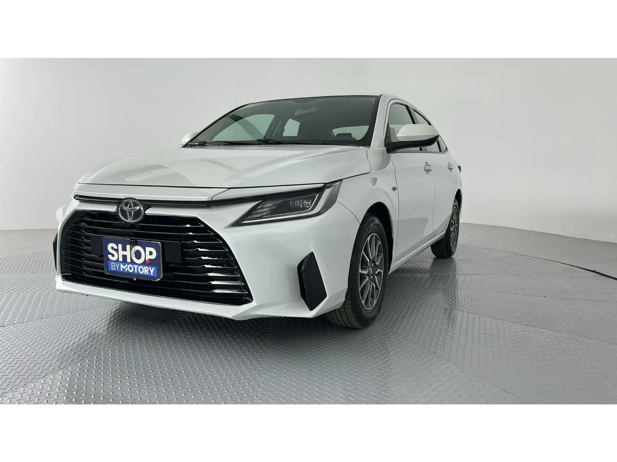 Toyota Yaris Y 2023
