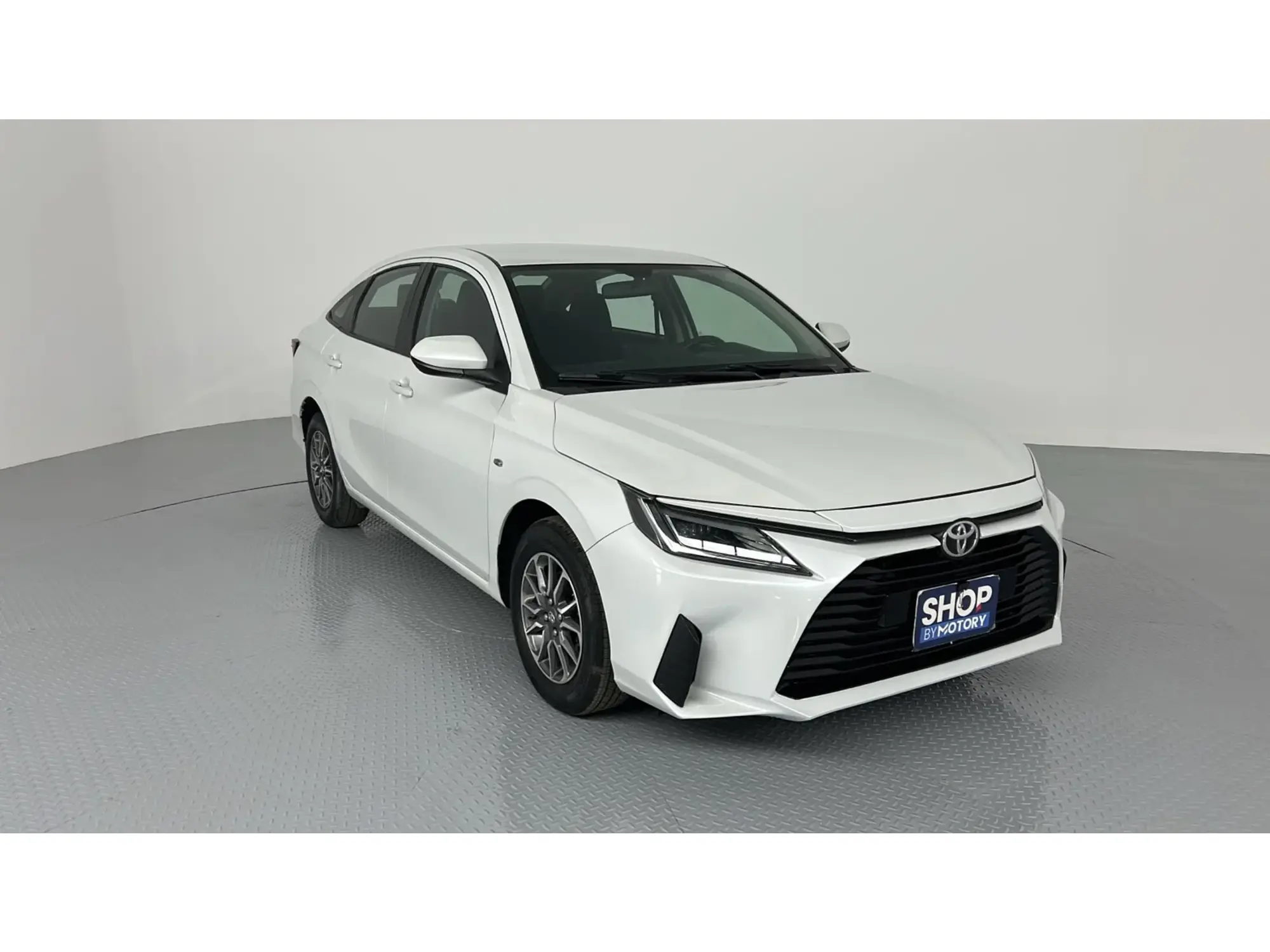 Toyota Yaris Y 2023