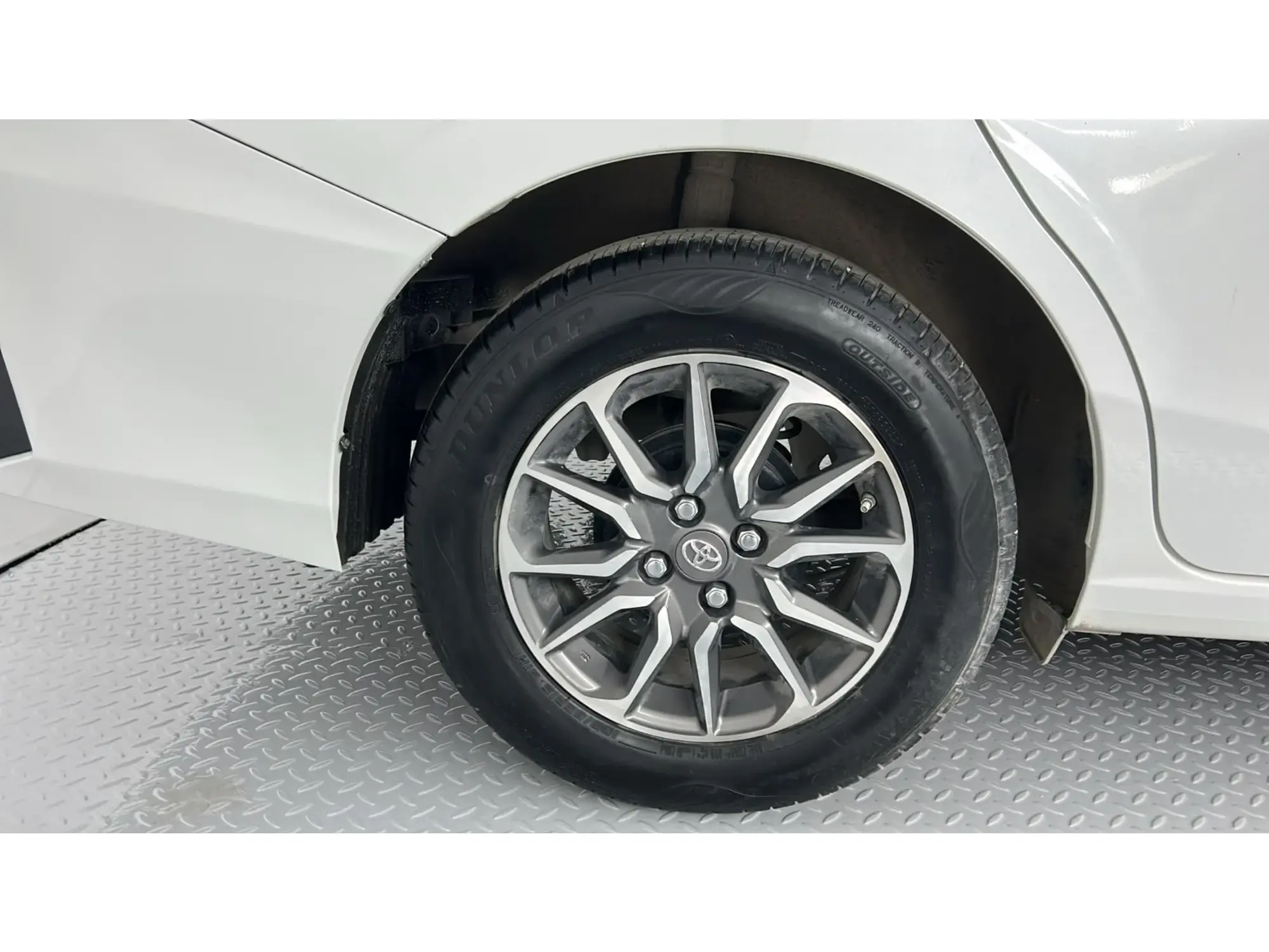 Toyota Yaris Y 2023