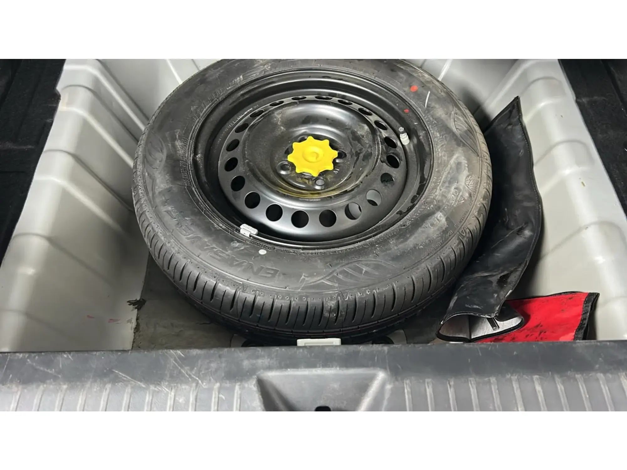 Toyota Yaris Y 2023