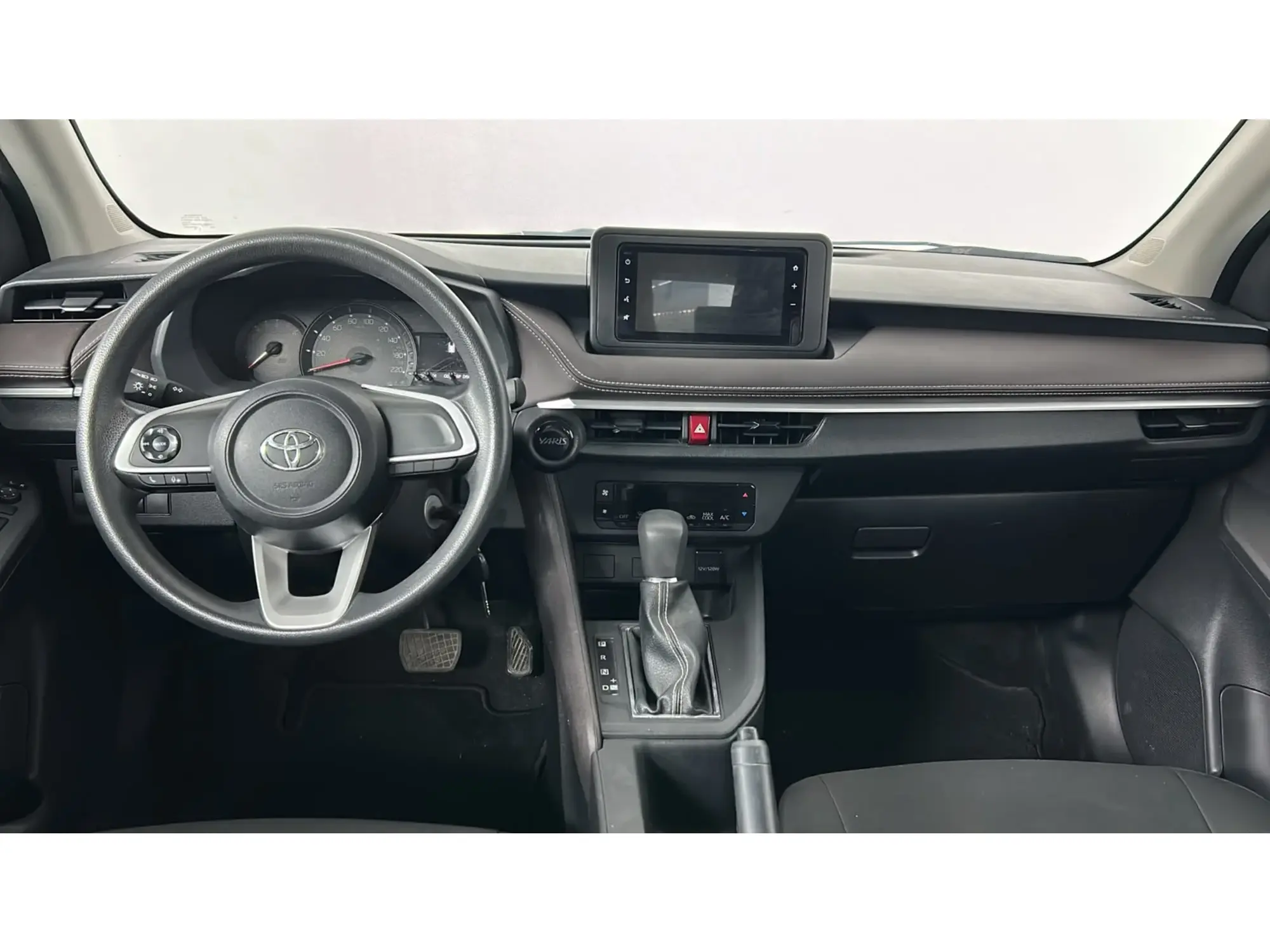 Toyota Yaris Y 2023