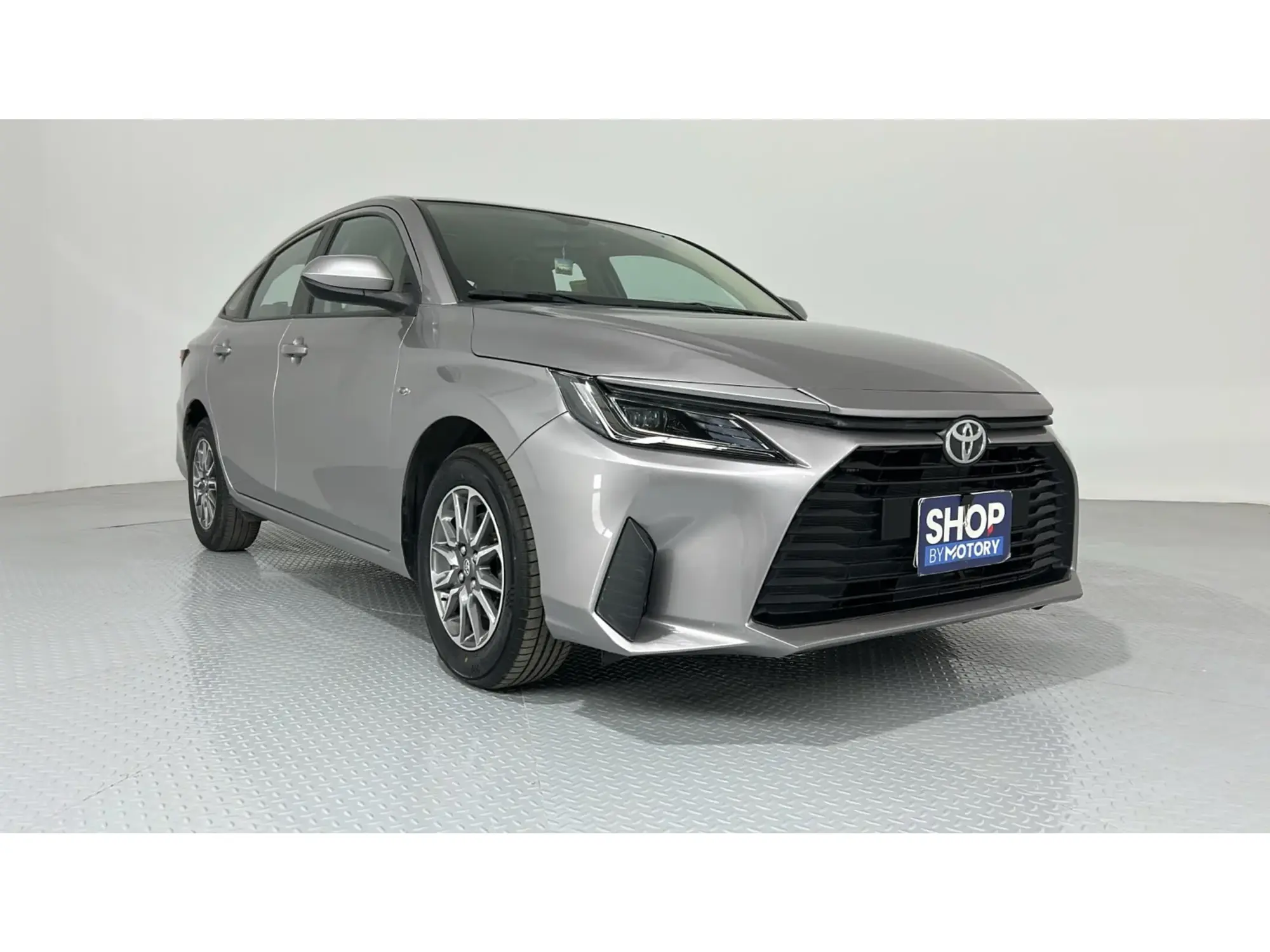 Toyota Yaris Y 2024