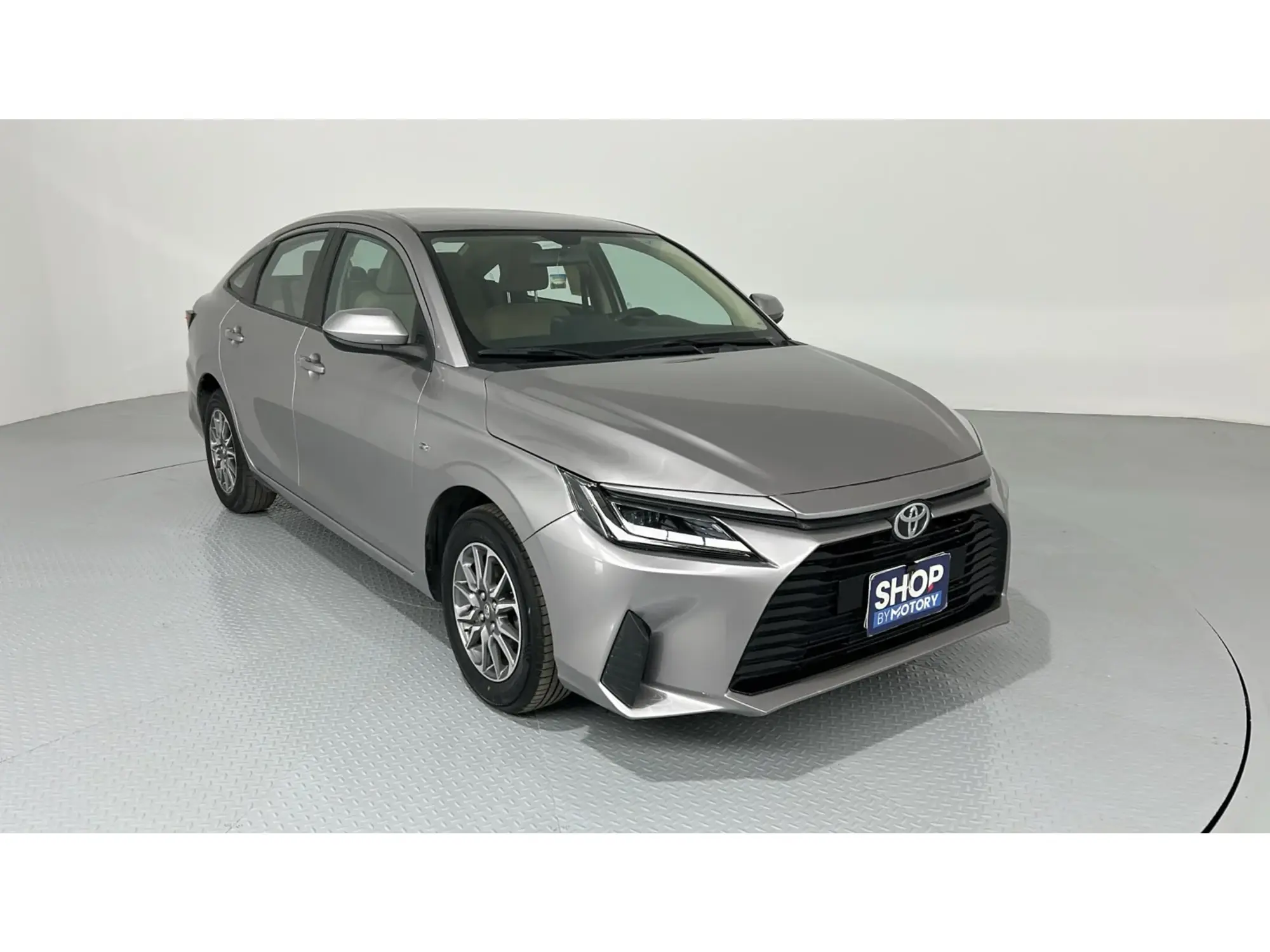 Toyota Yaris Y 2024