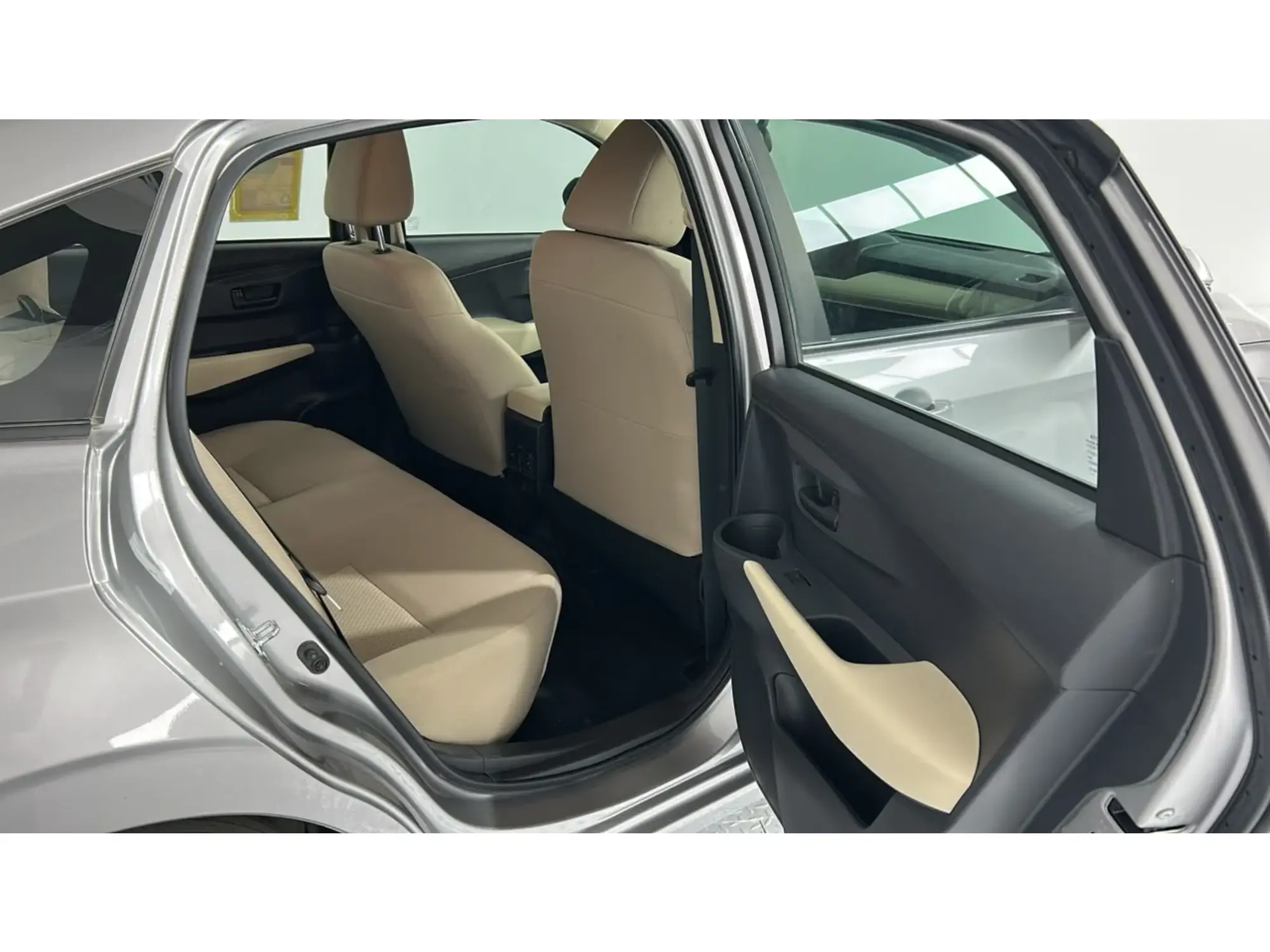 Toyota Yaris Y 2024
