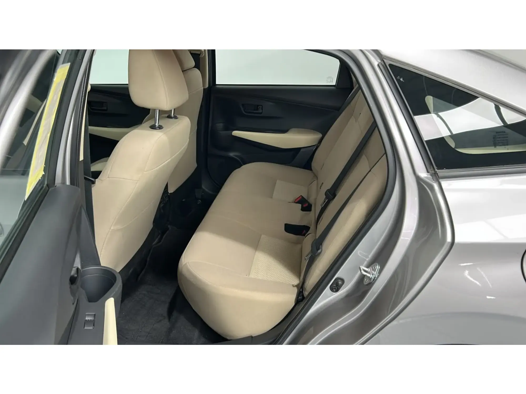 Toyota Yaris Y 2024