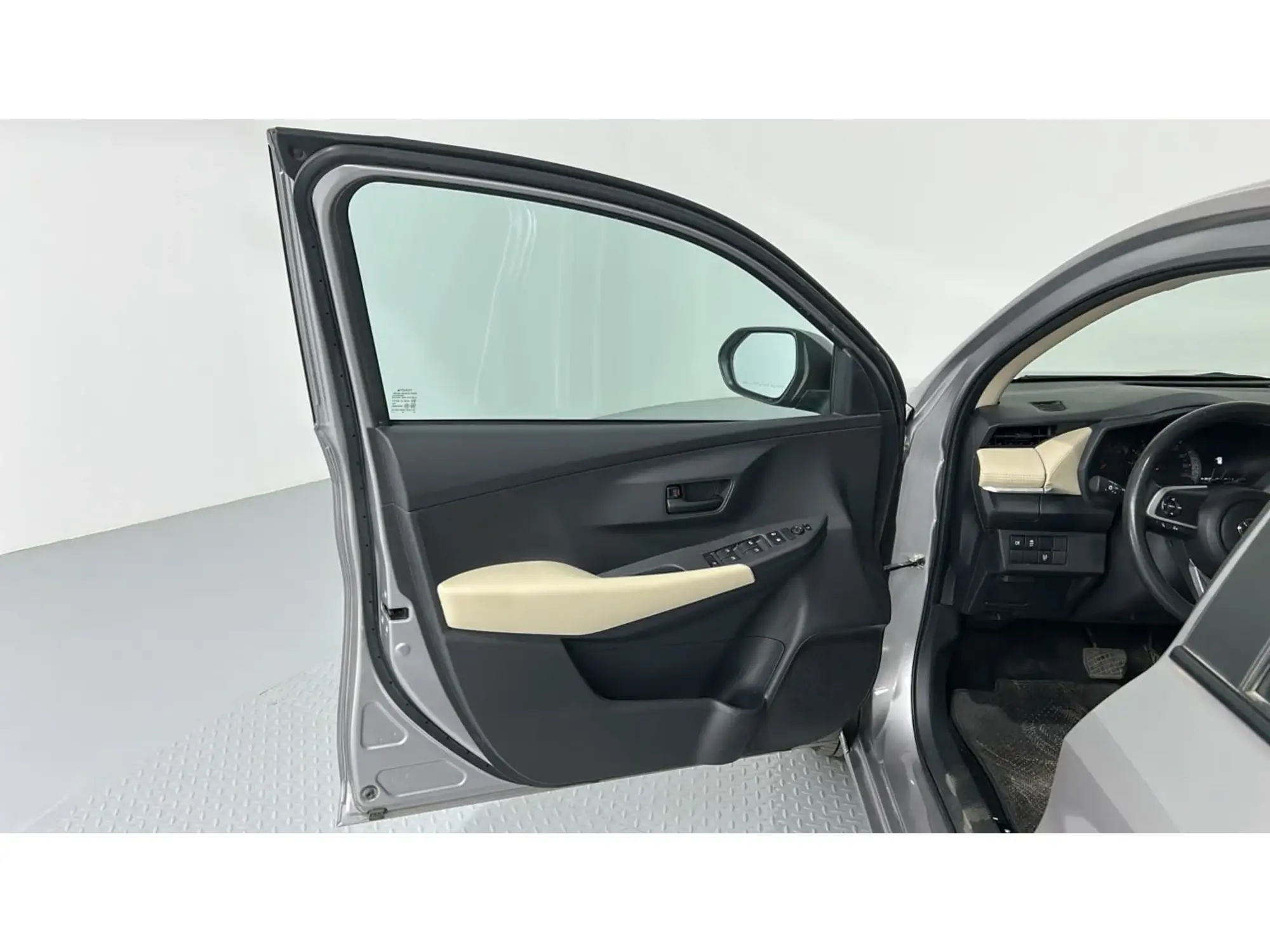 Toyota Yaris Y 2024