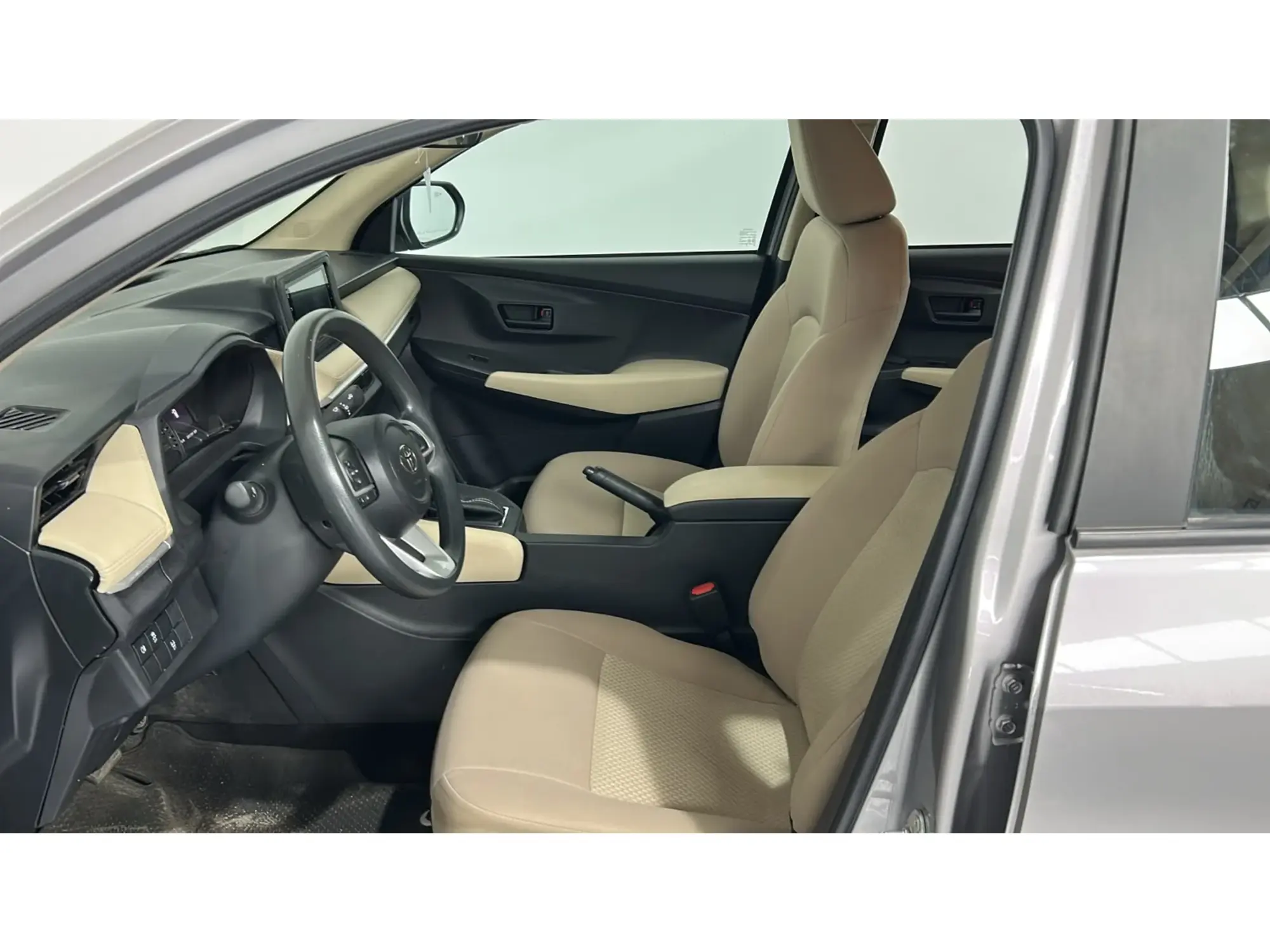 Toyota Yaris Y 2024