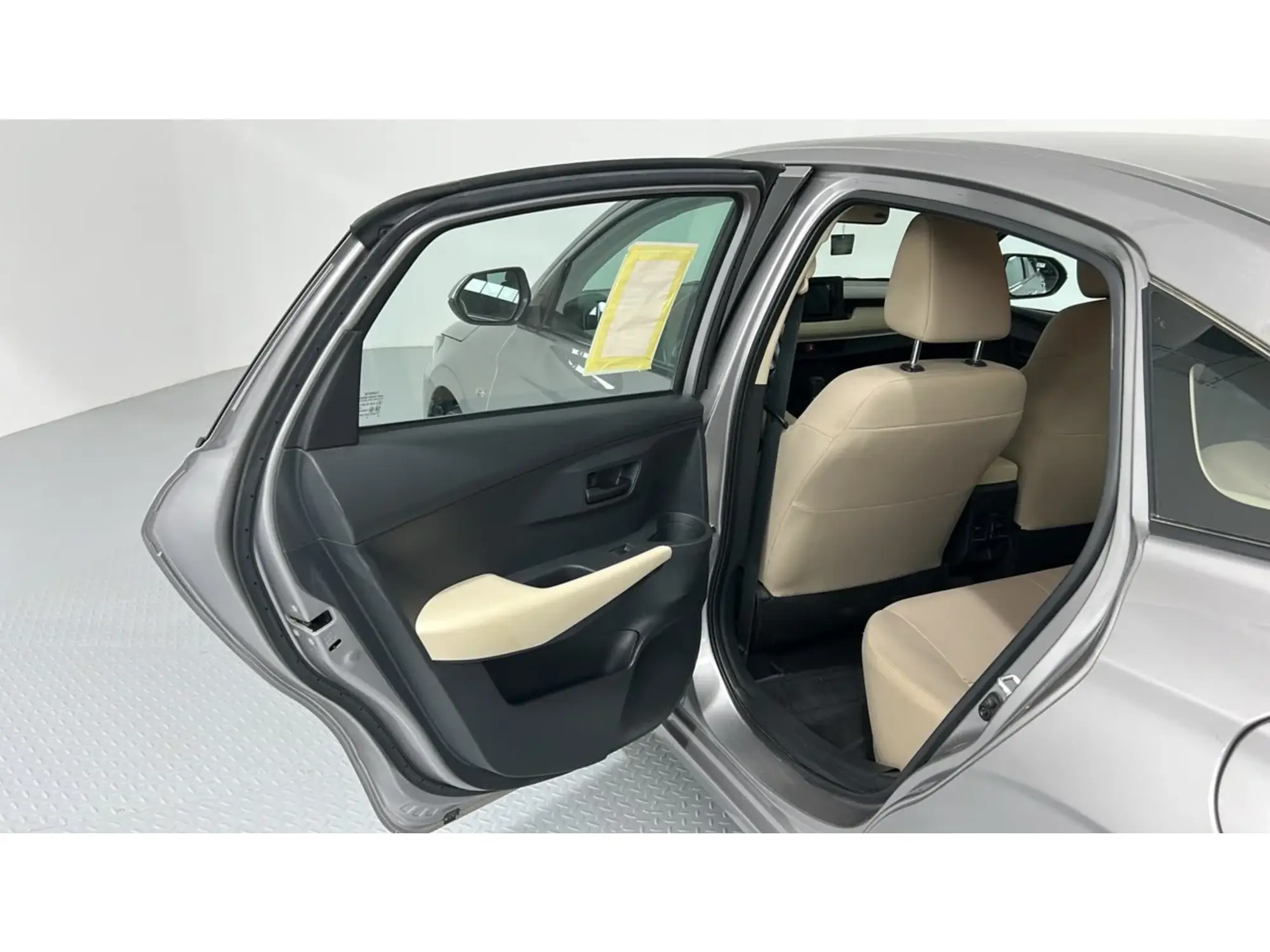 Toyota Yaris Y 2024