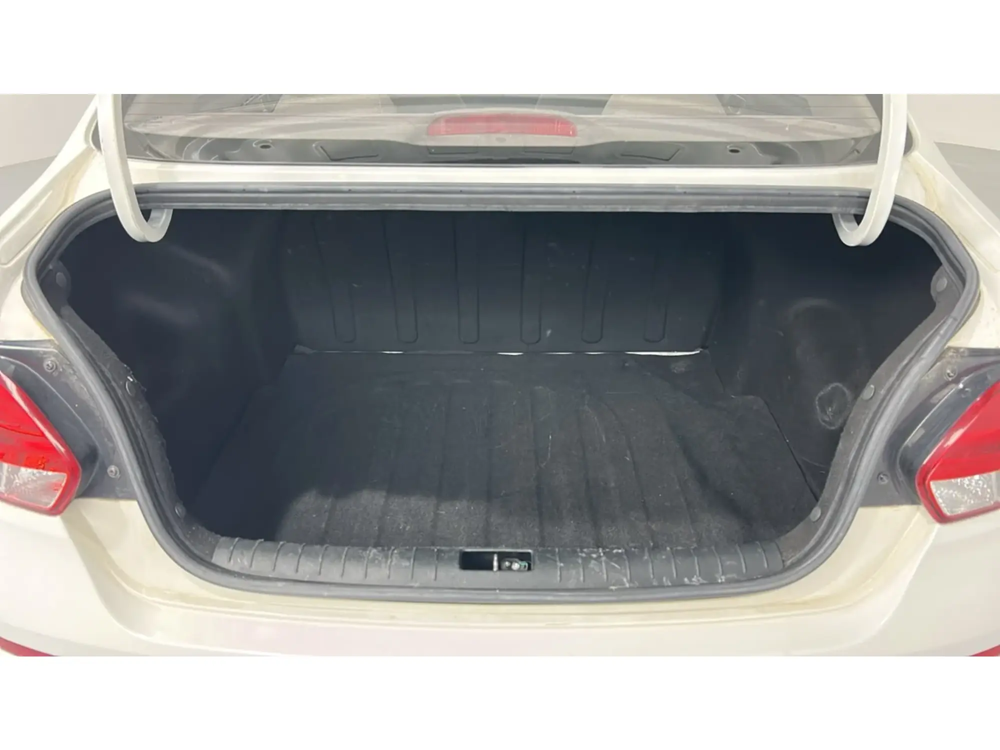 KIA Pegas Standard 2023