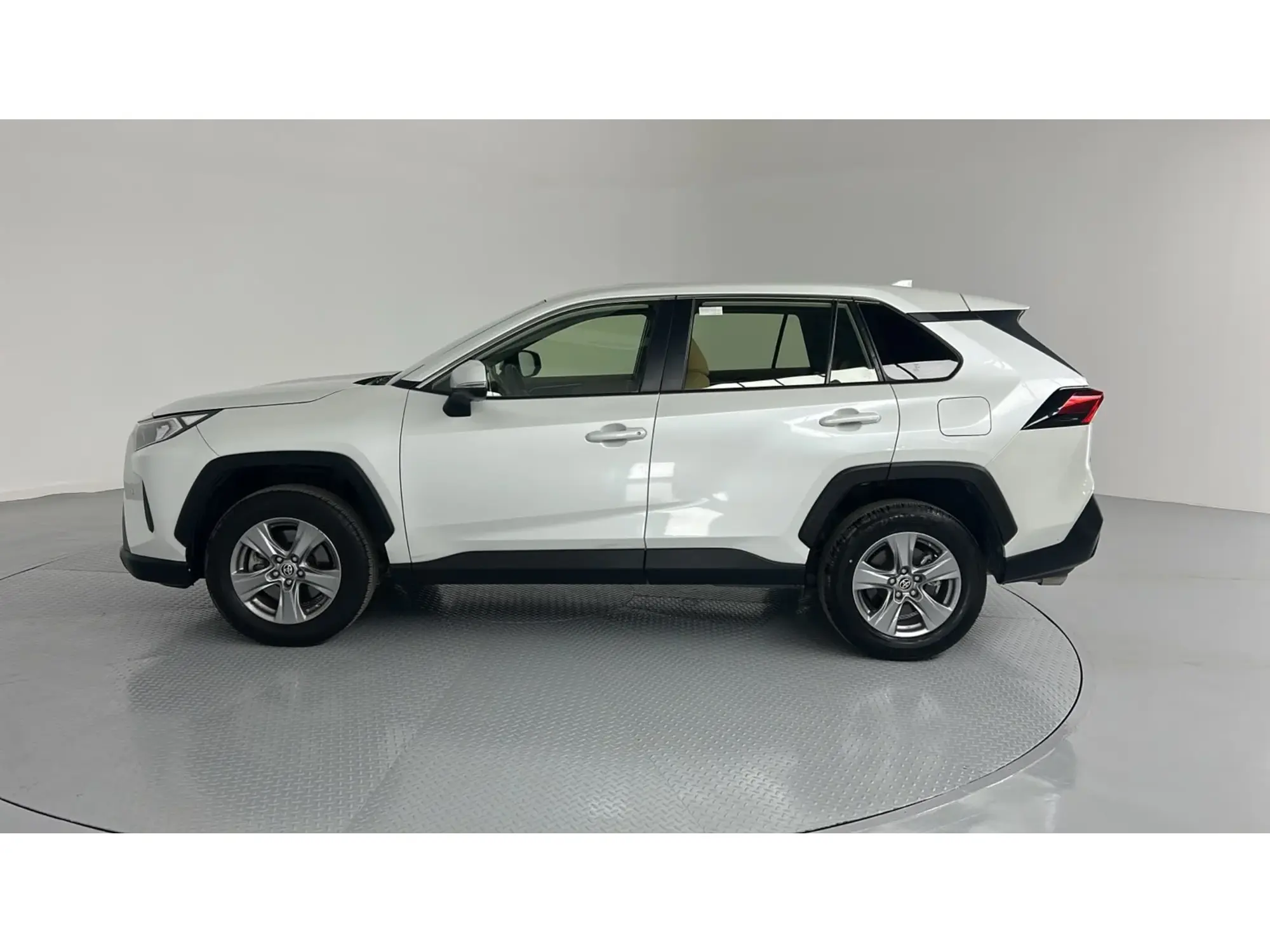 Toyota RAV4 LE 2024
