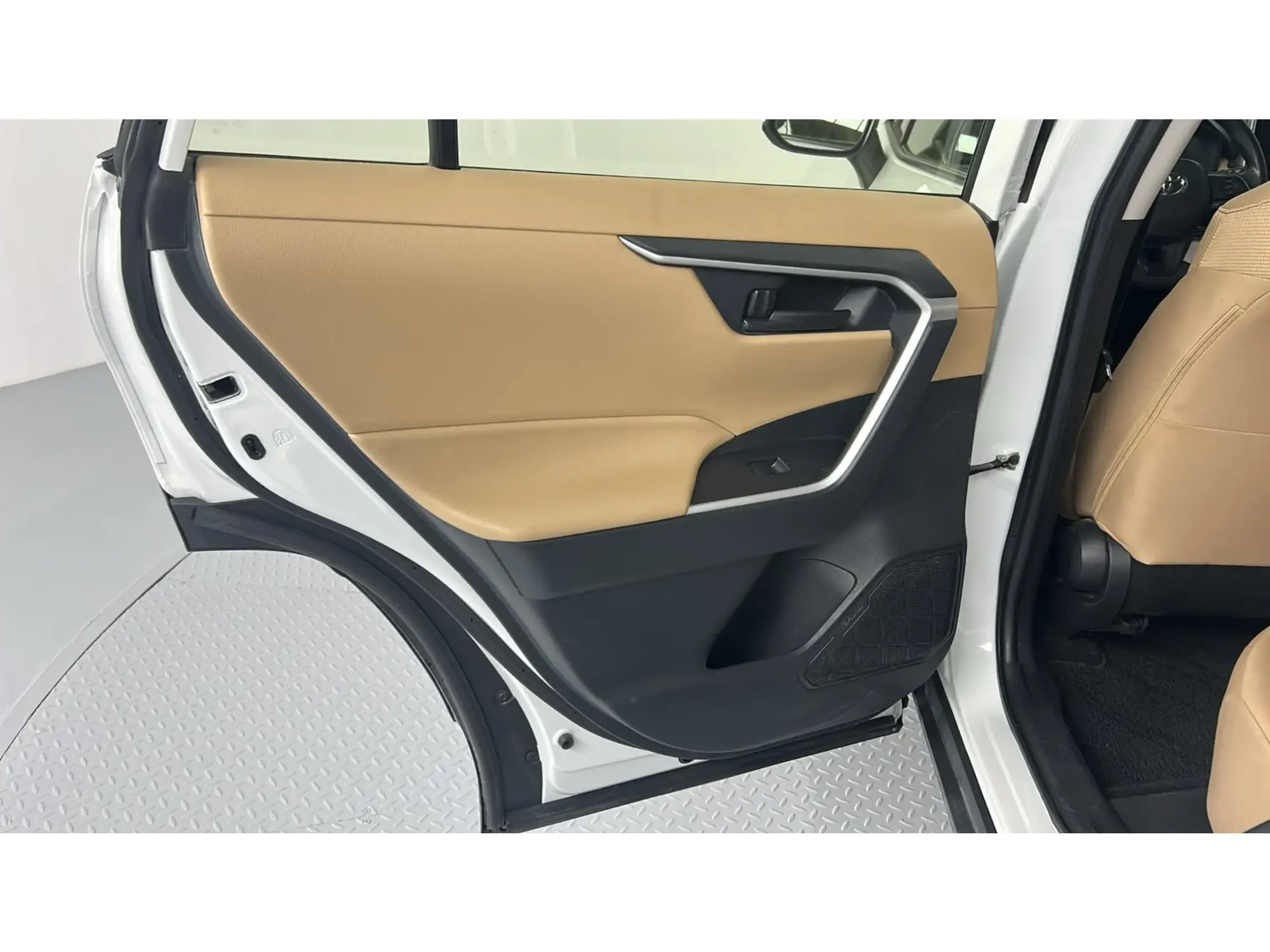 Toyota RAV4 LE 2024