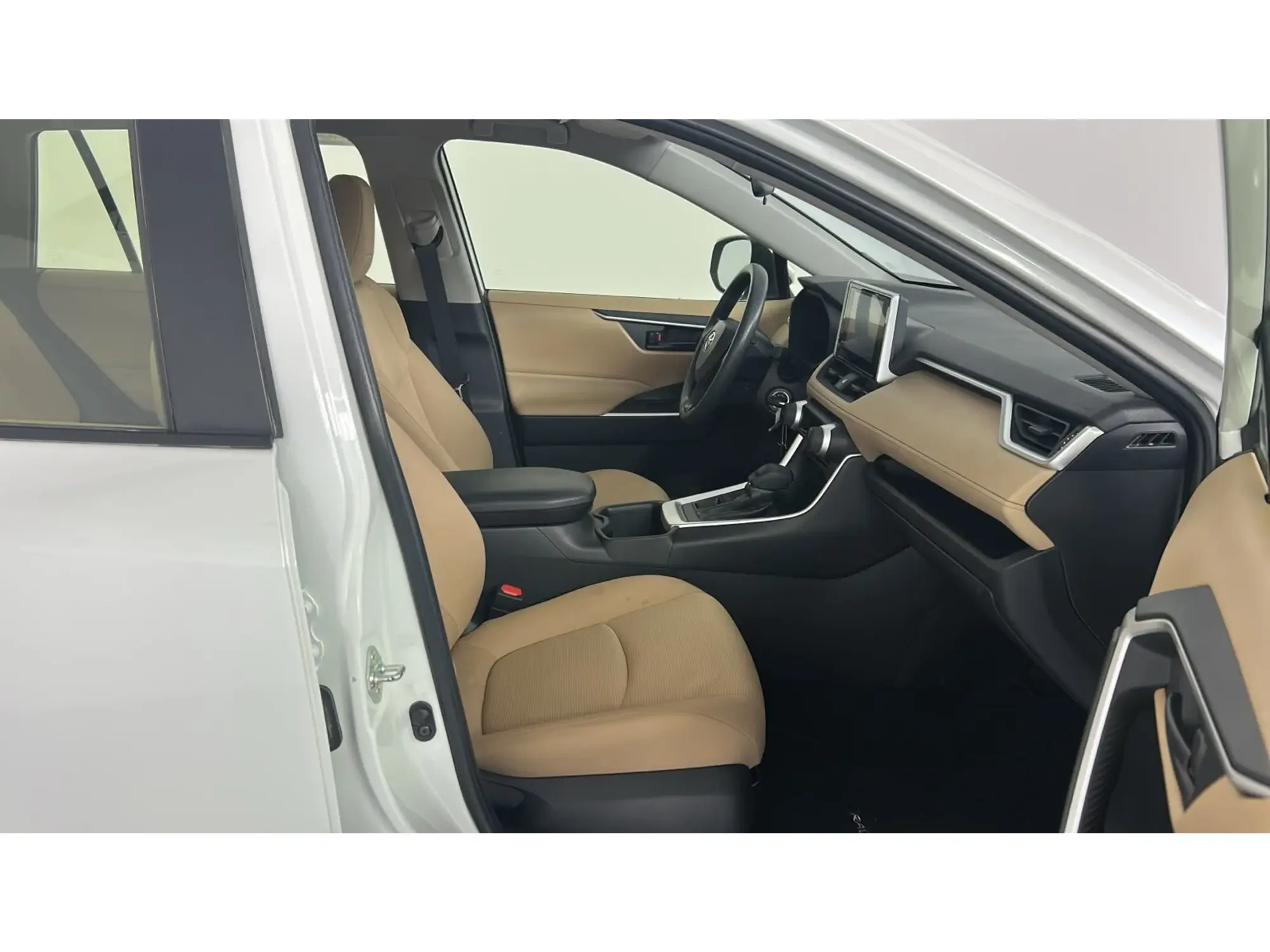 Toyota RAV4 LE 2024