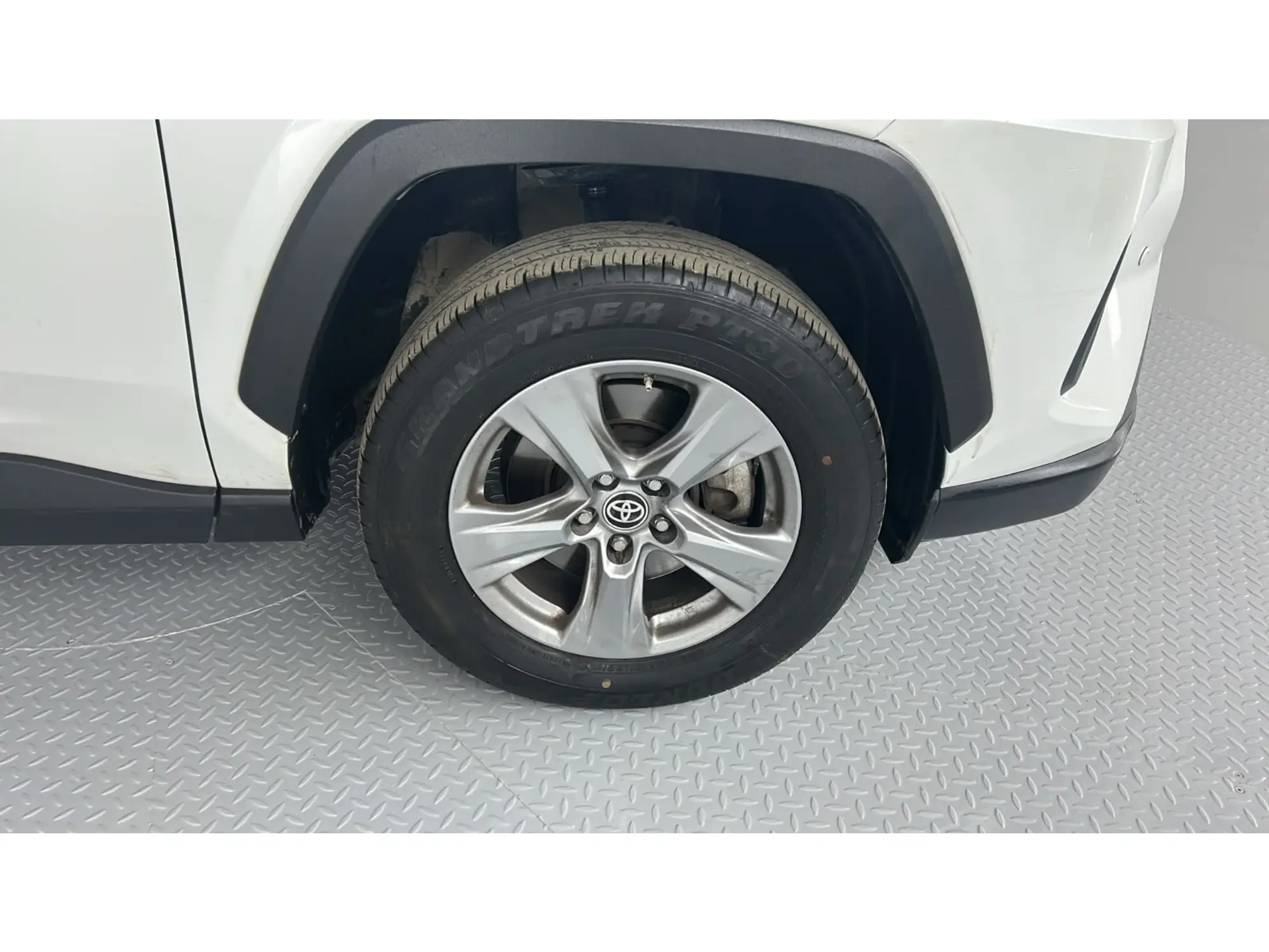 Toyota RAV4 LE 2024