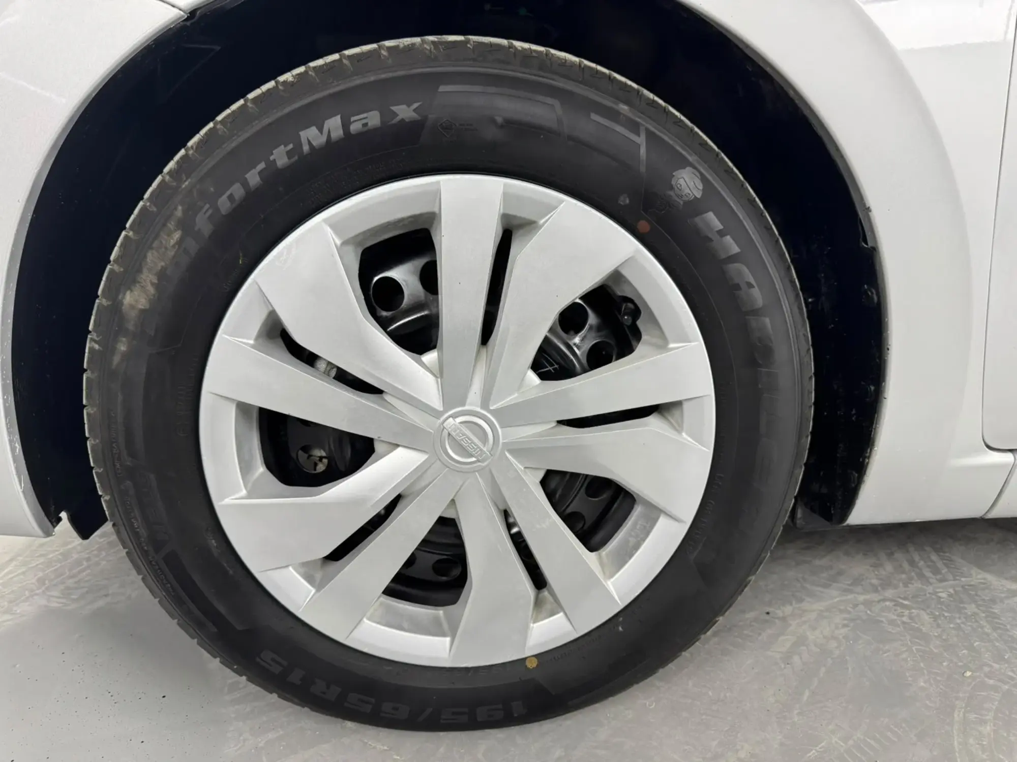 Nissan Sunny Standard 2022