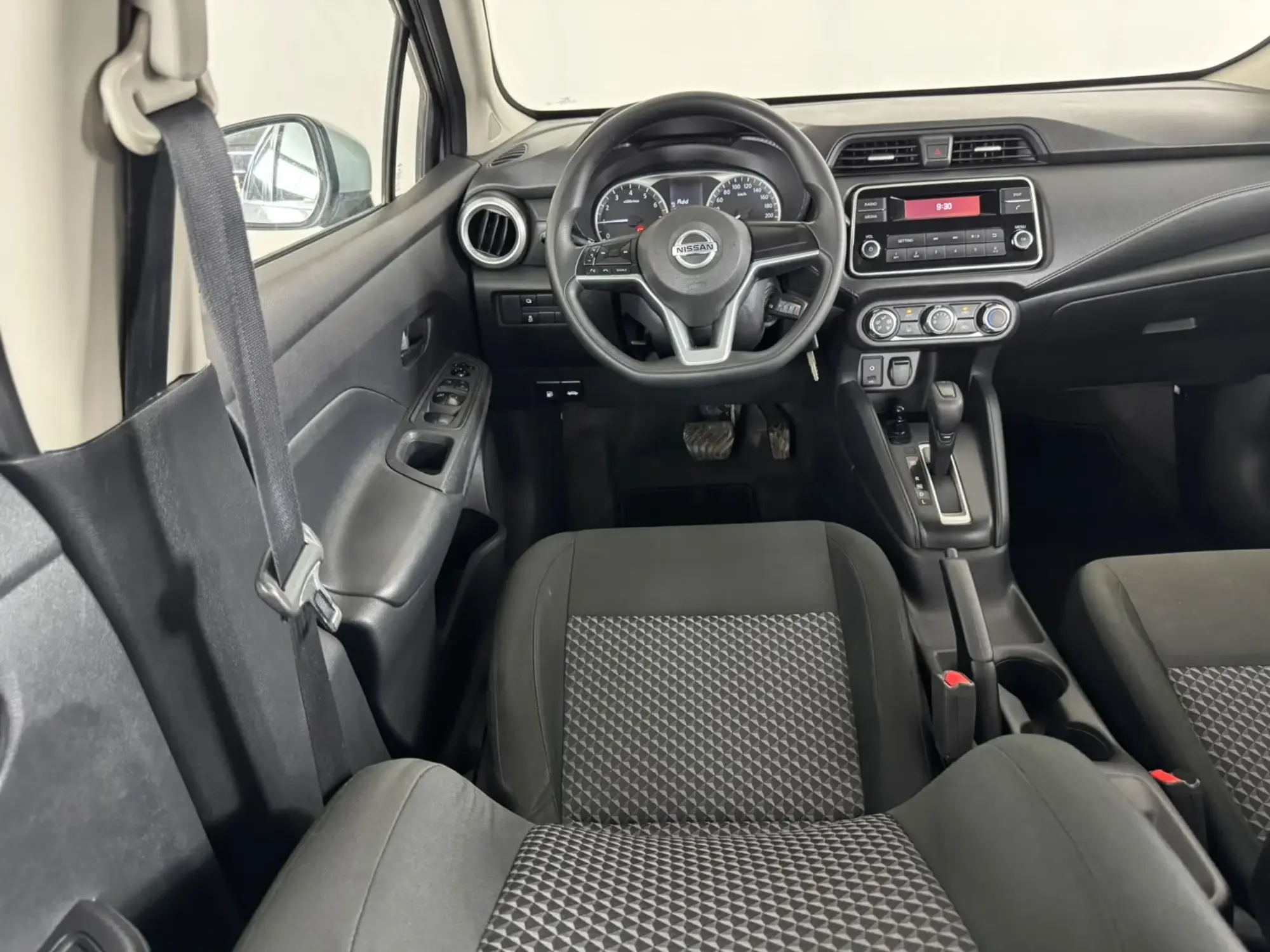 Nissan Sunny Standard 2022