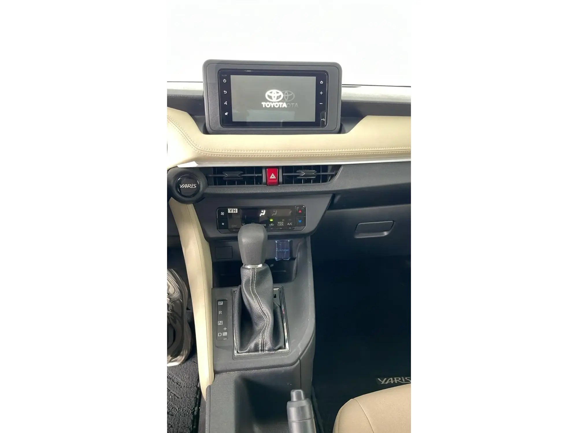 Toyota Yaris Y 2026