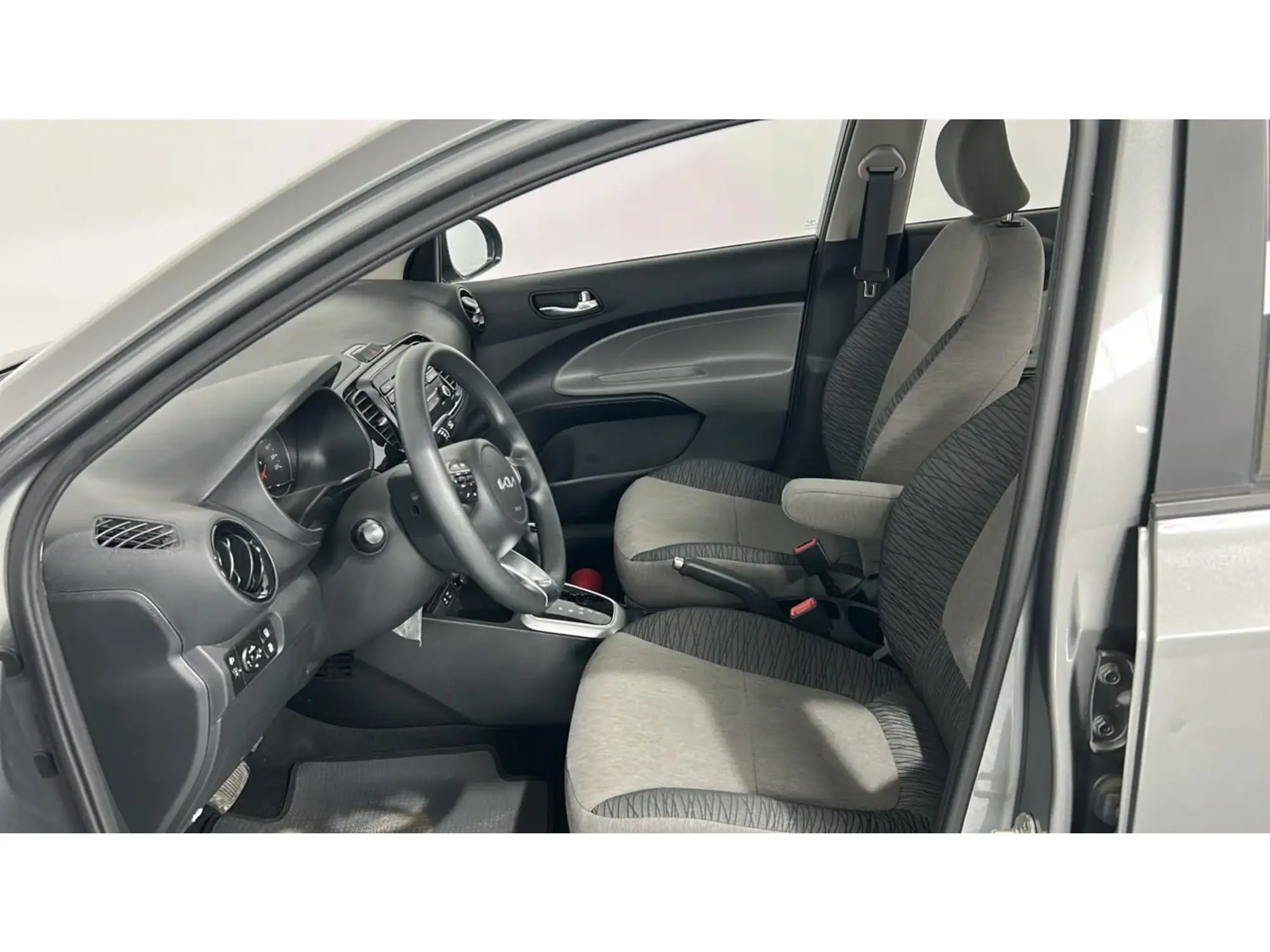 KIA Pegas Standard 2024