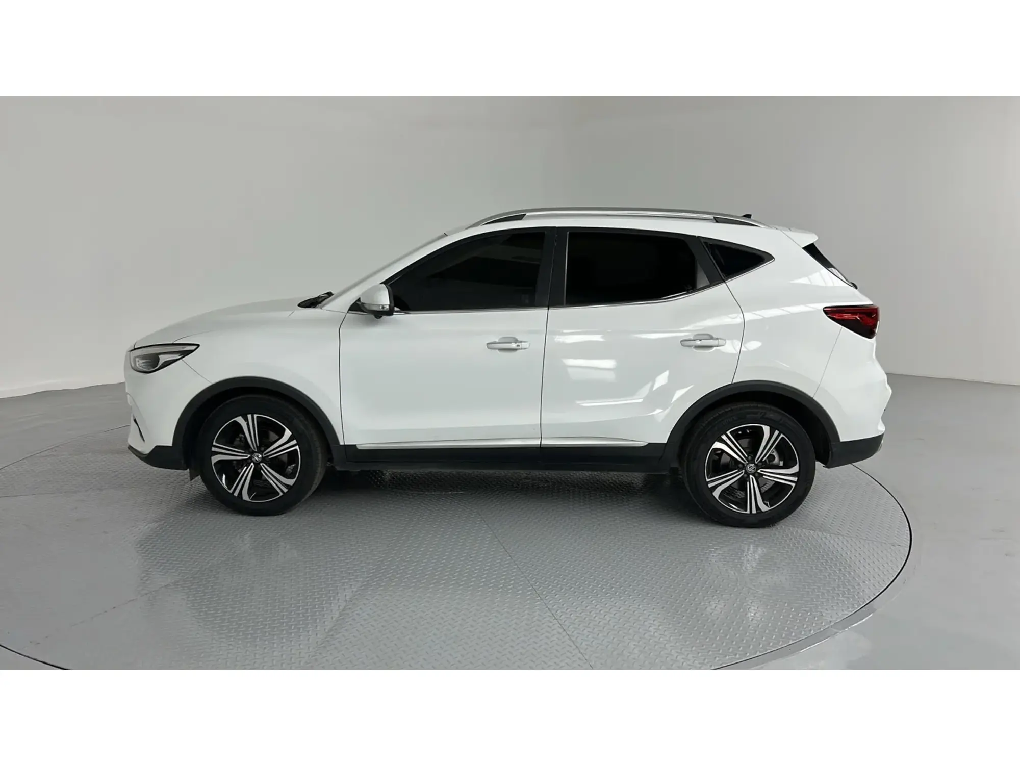 ام جي ZS لاكجري 2023