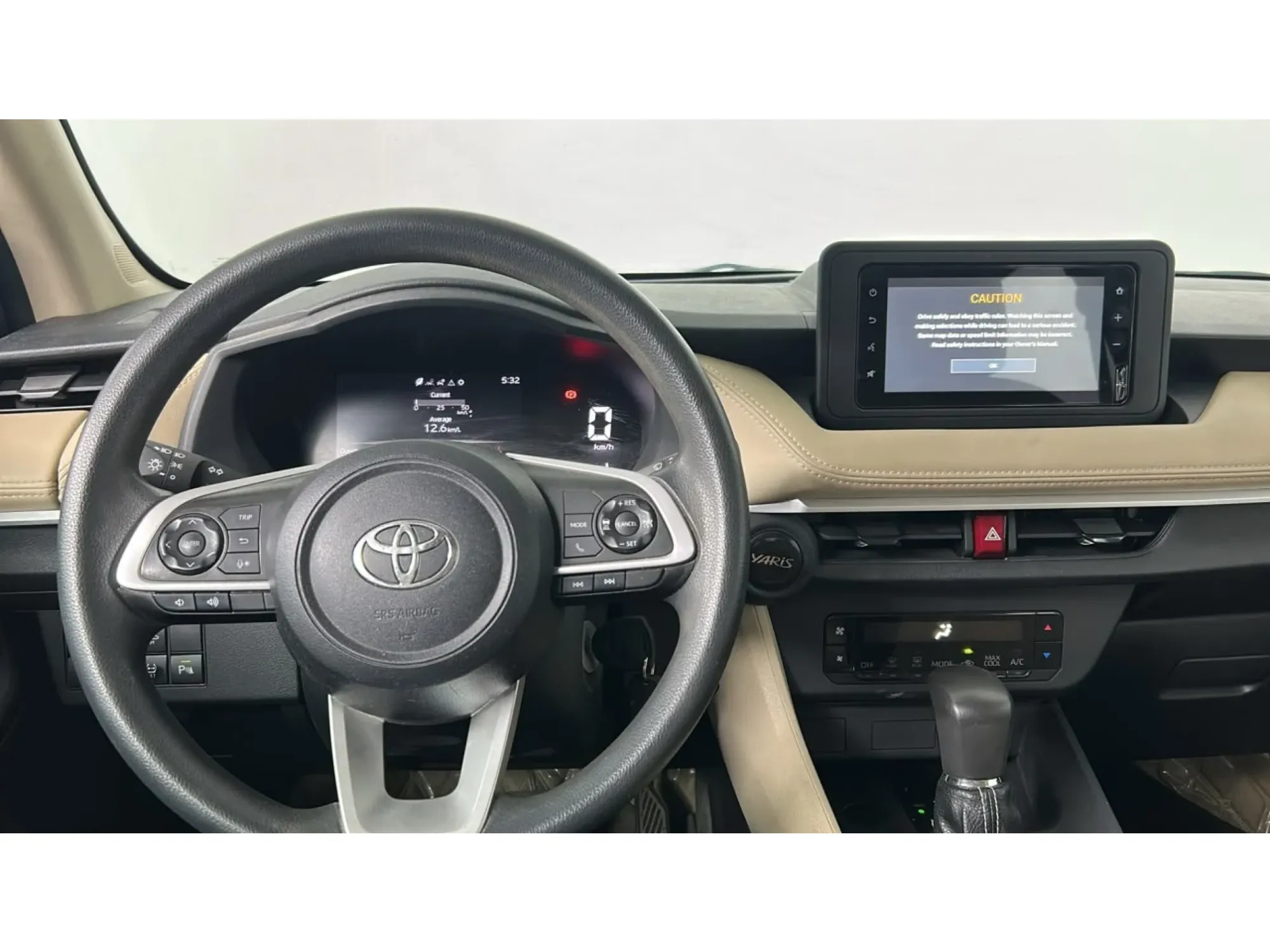 Toyota Yaris Y PLUS 2023