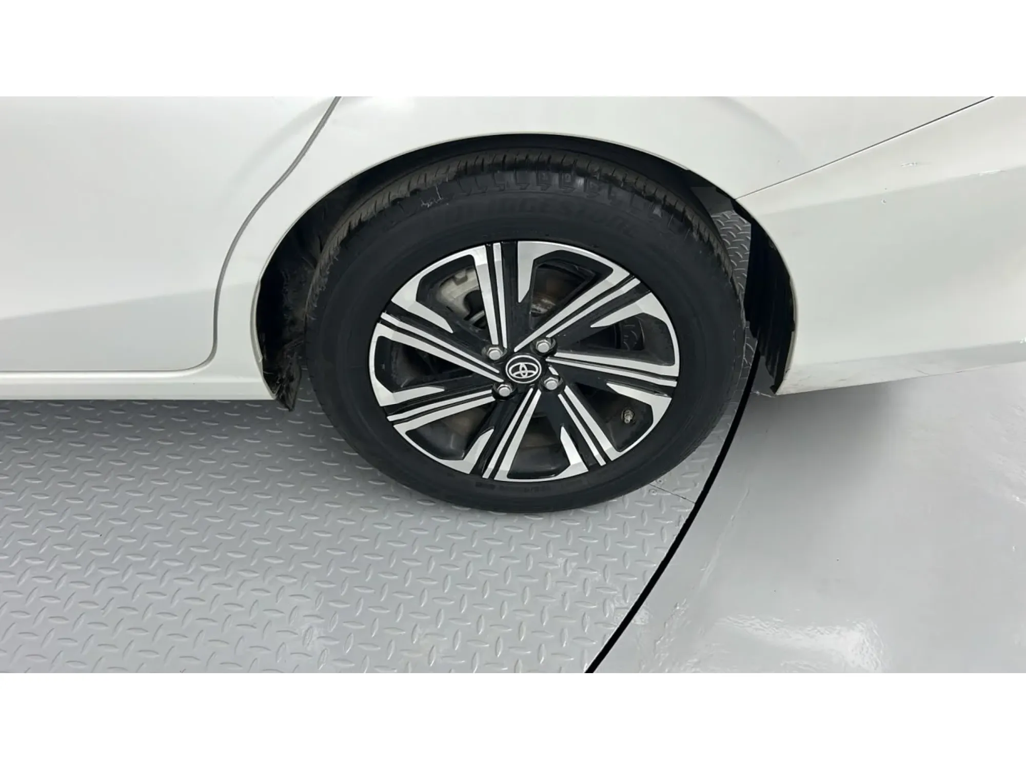 Toyota Yaris Y PLUS 2023