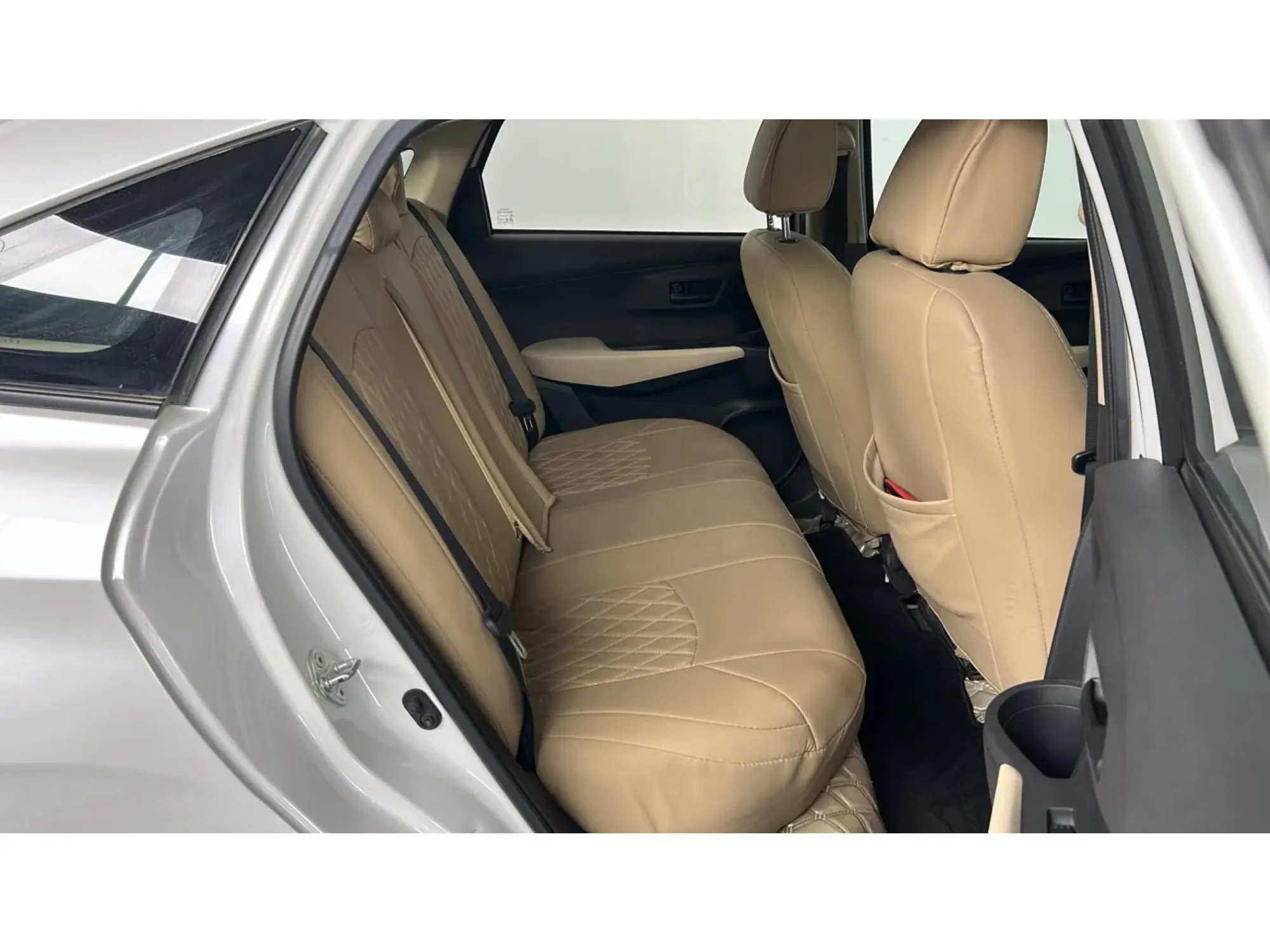 Toyota Yaris Y PLUS 2023