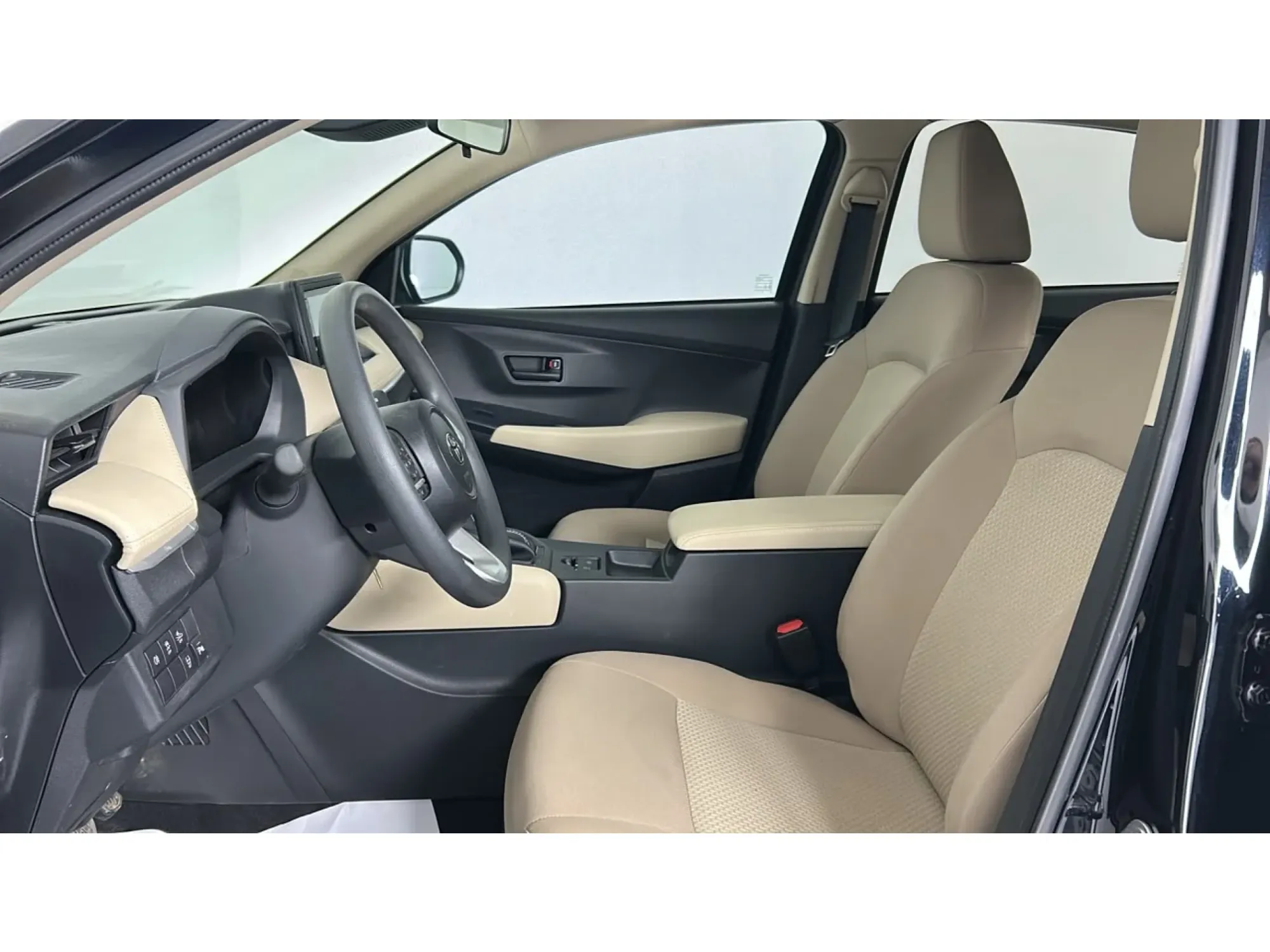 Toyota Yaris Y PLUS 2024