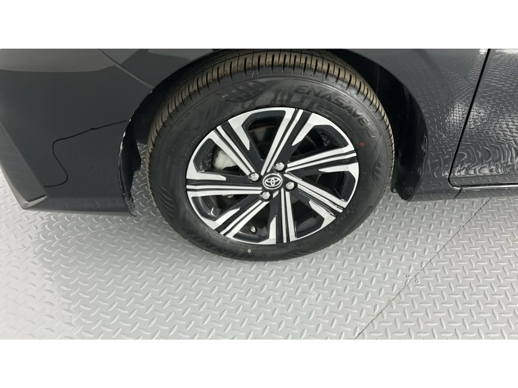 Toyota Yaris Y PLUS 2024
