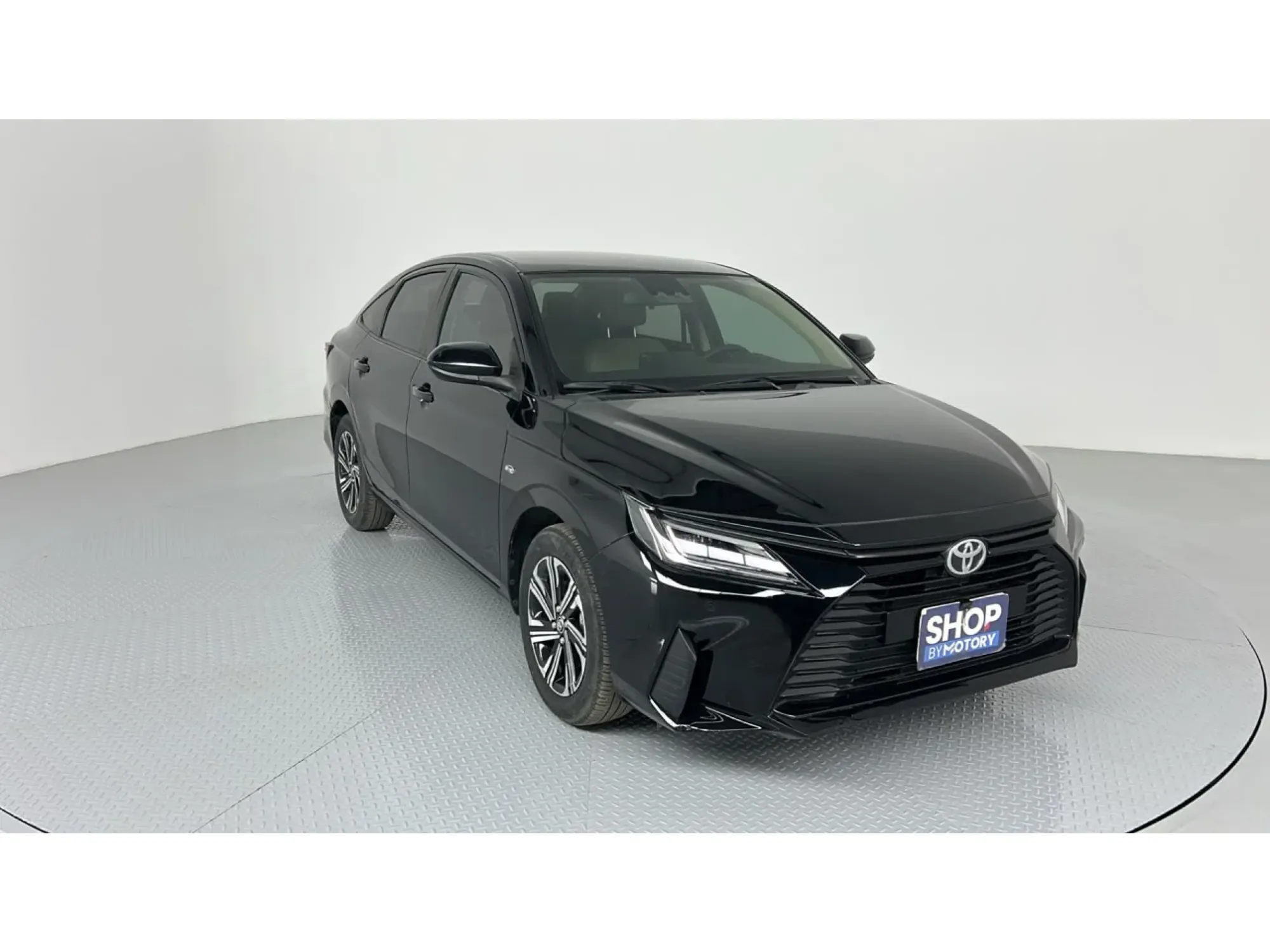 Toyota Yaris Y PLUS 2024