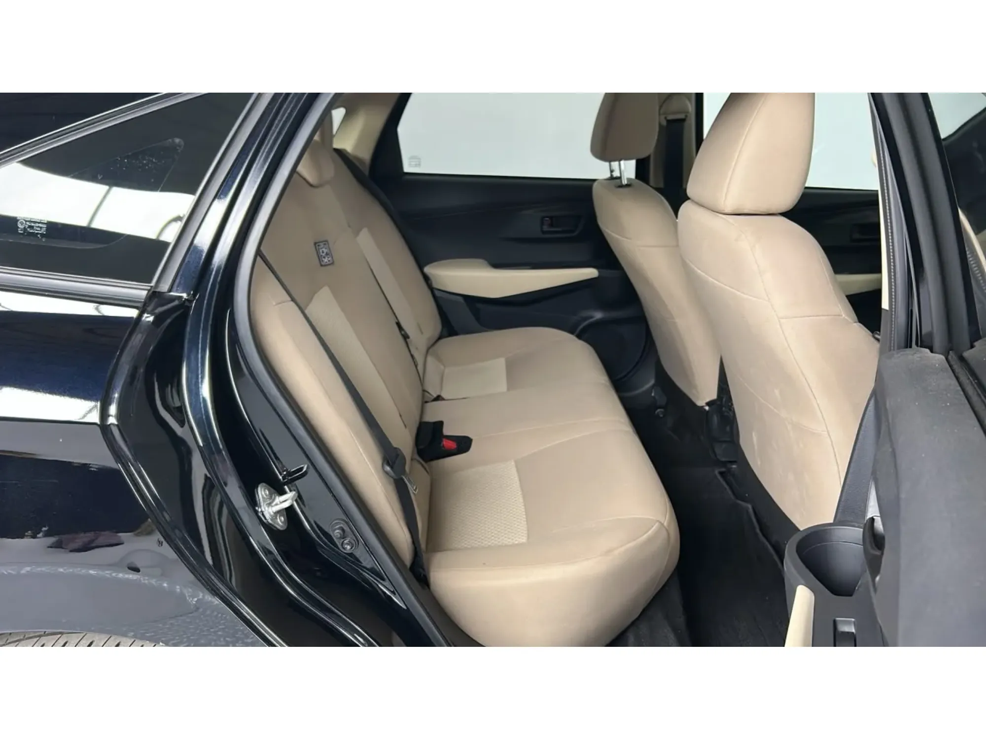 Toyota Yaris Y PLUS 2024
