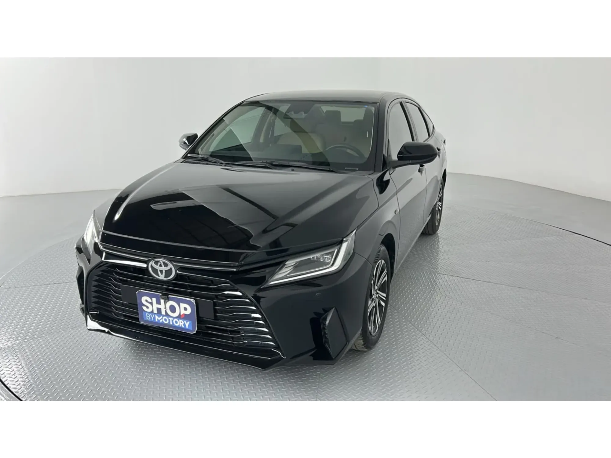 Toyota Yaris Y PLUS 2024