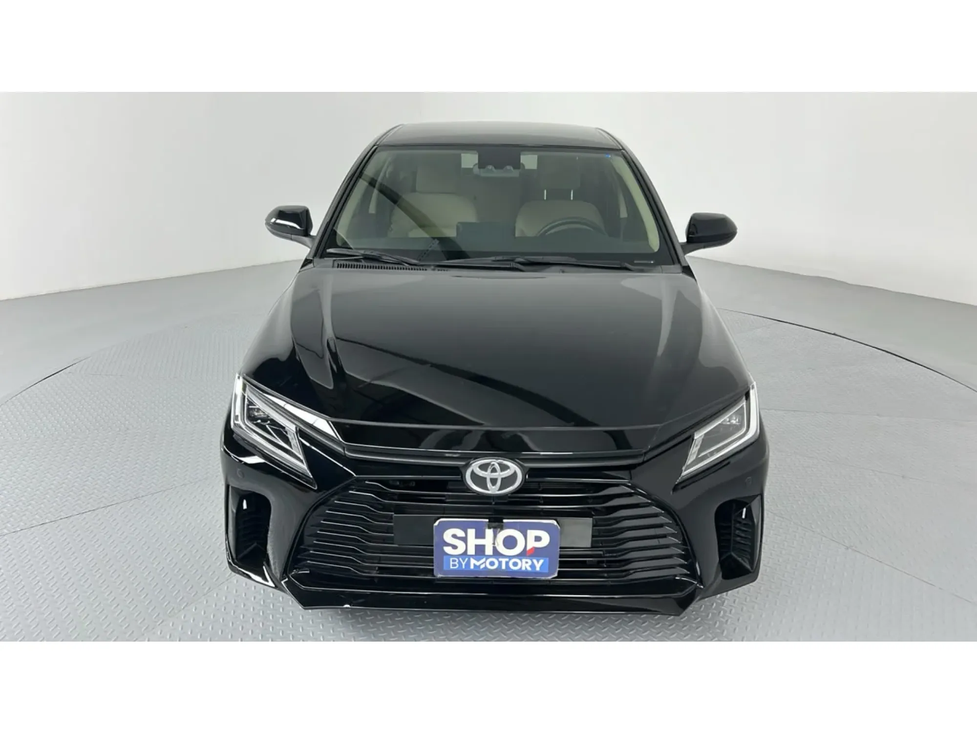 Toyota Yaris Y PLUS 2024
