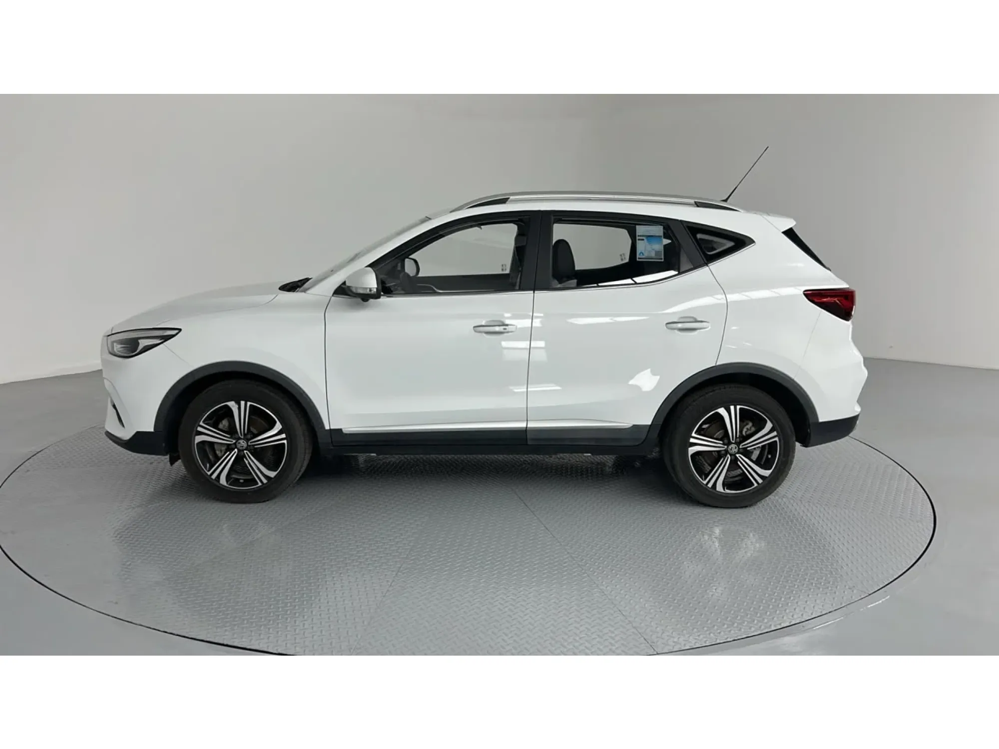 MG ZS LUXURY 2024