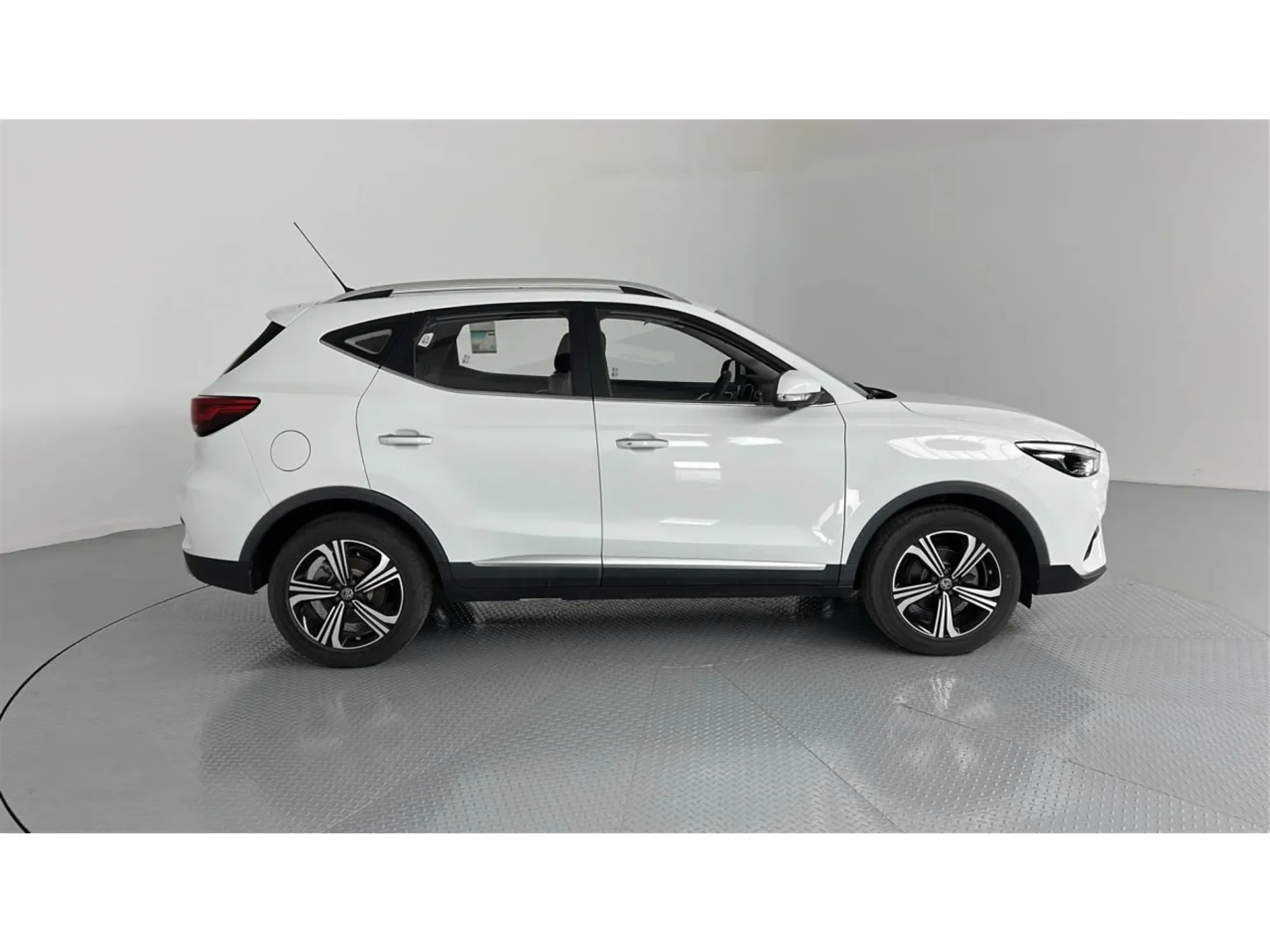 MG ZS LUXURY 2024