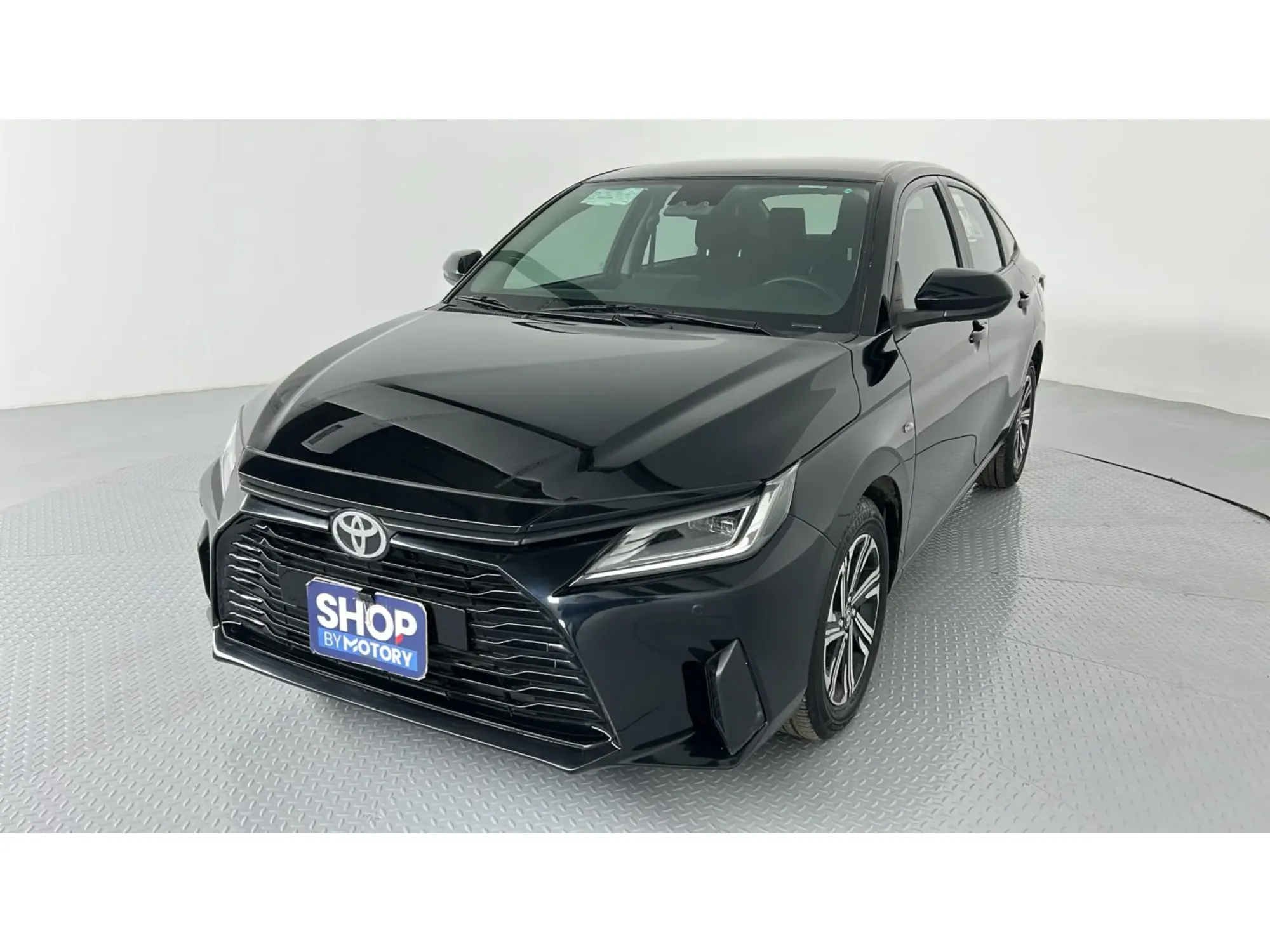 Toyota Yaris Y Plus 2023